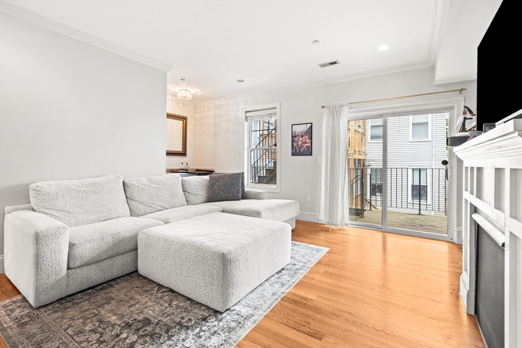 180 Gold St # 3