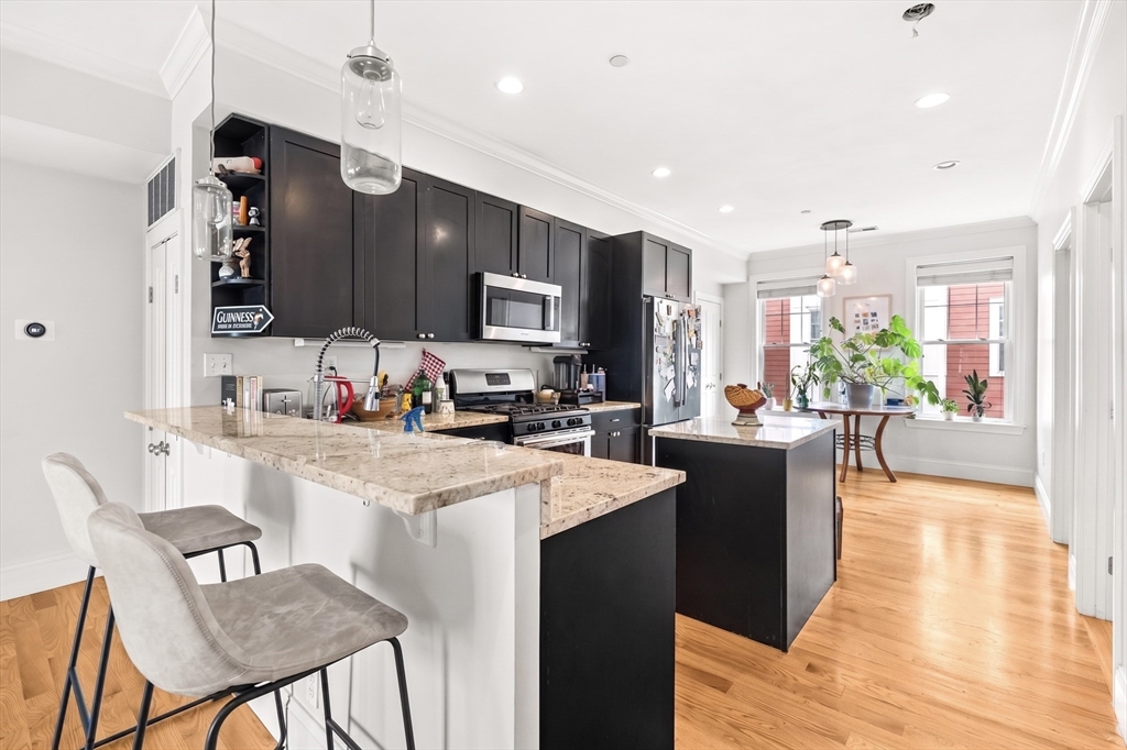 180 Gold St # 3
