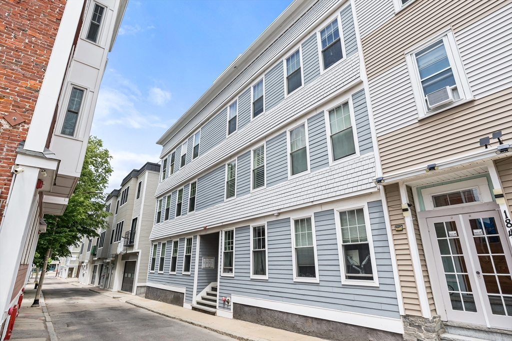 180 Gold St # 3