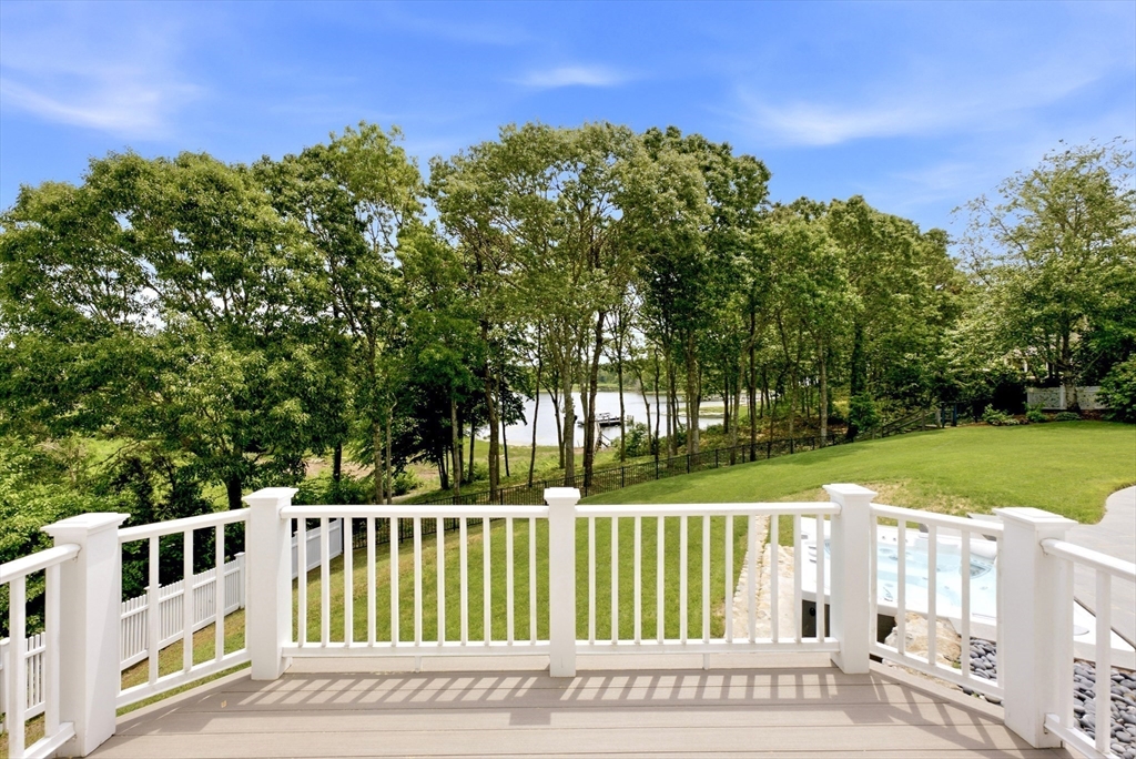 375 Baxters Neck Rd