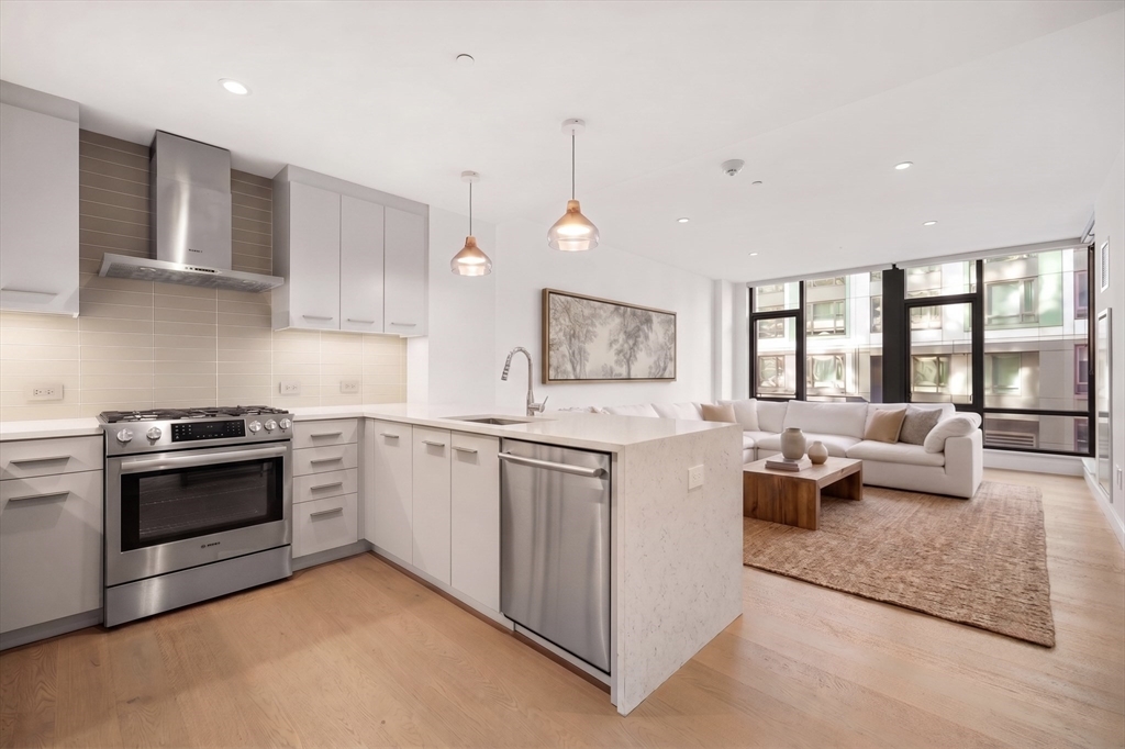 40 Traveler St # 207