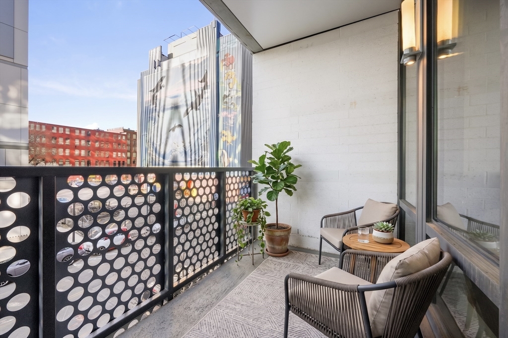 40 Traveler St # 207