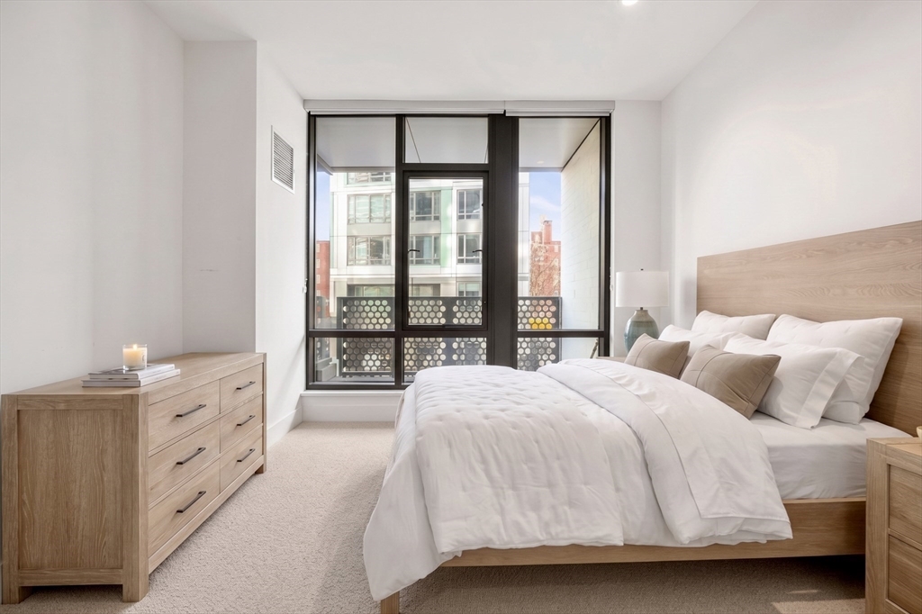 40 Traveler St # 207
