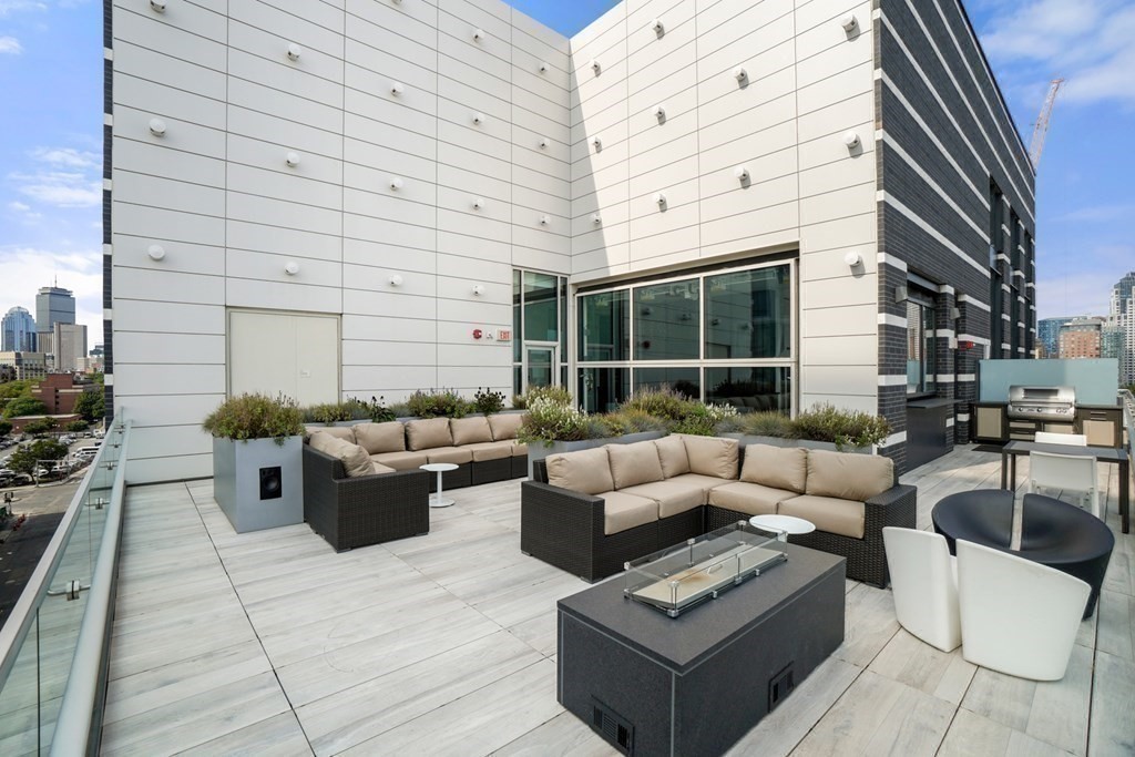 40 Traveler St # 207