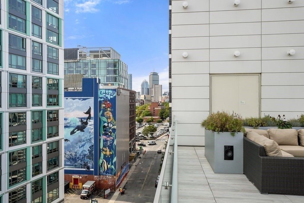 40 Traveler St # 207
