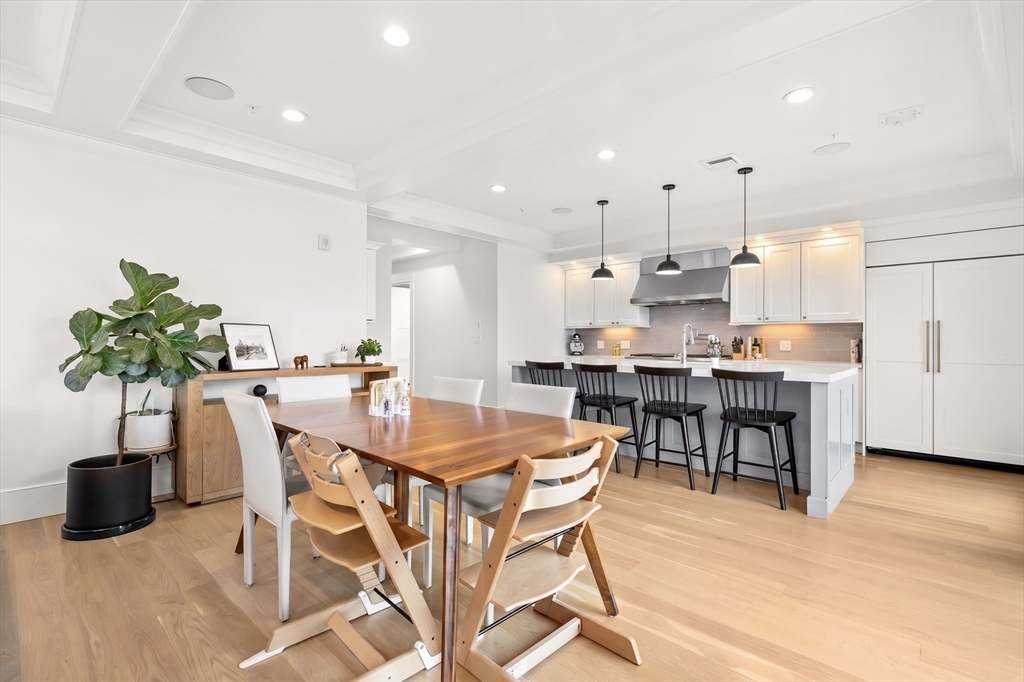 377 W 1st St # 3