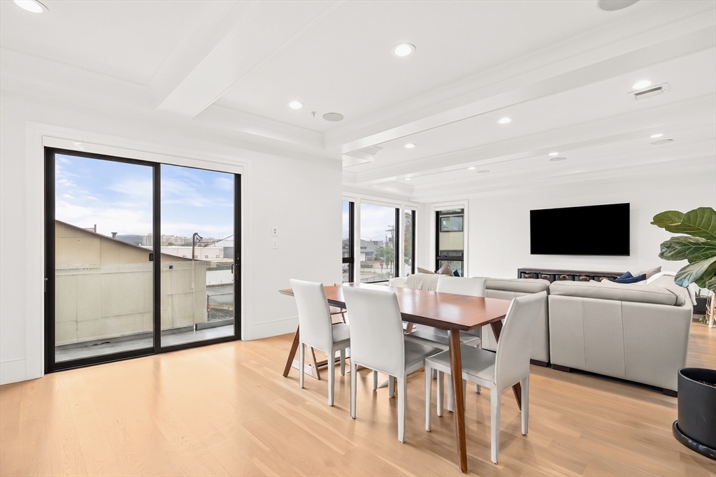 377 W 1st St # 3