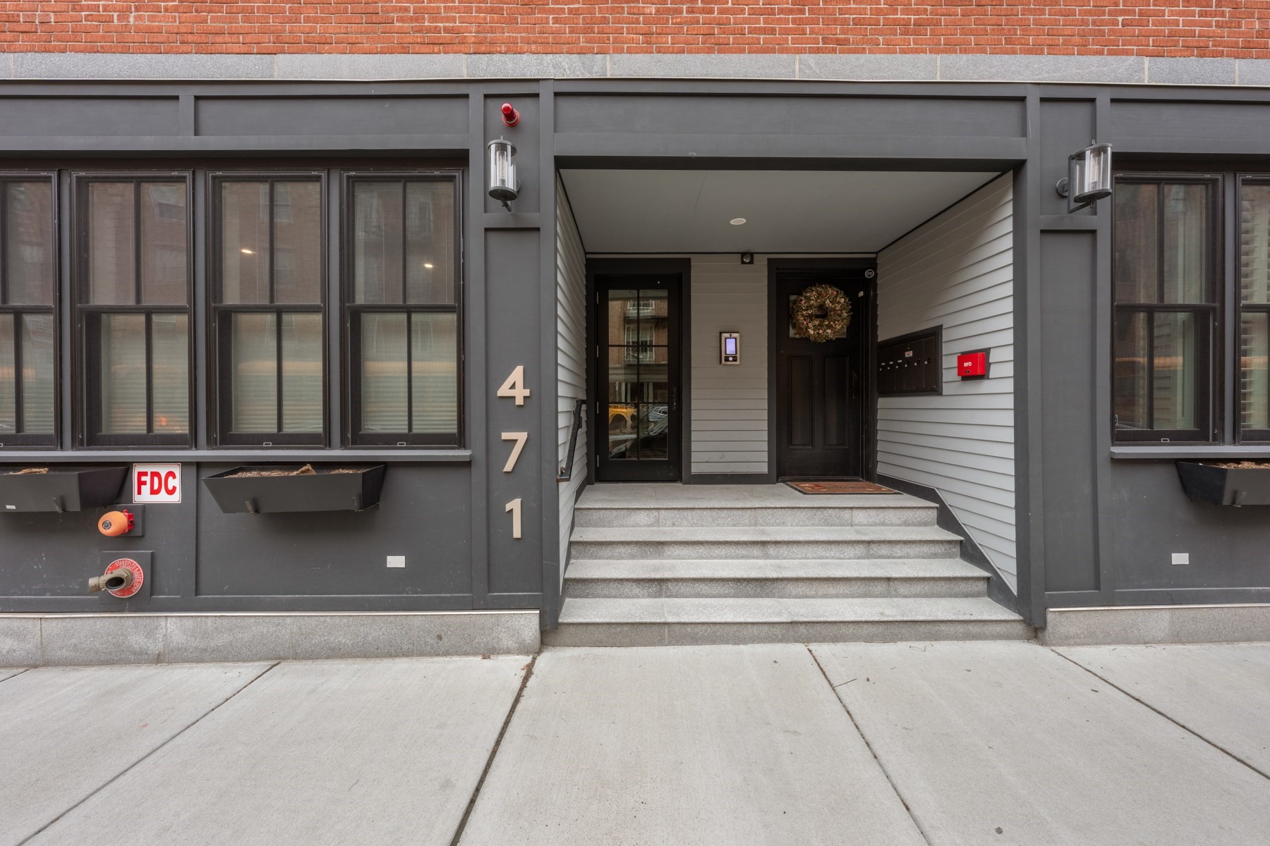 471 Hanover St # 2