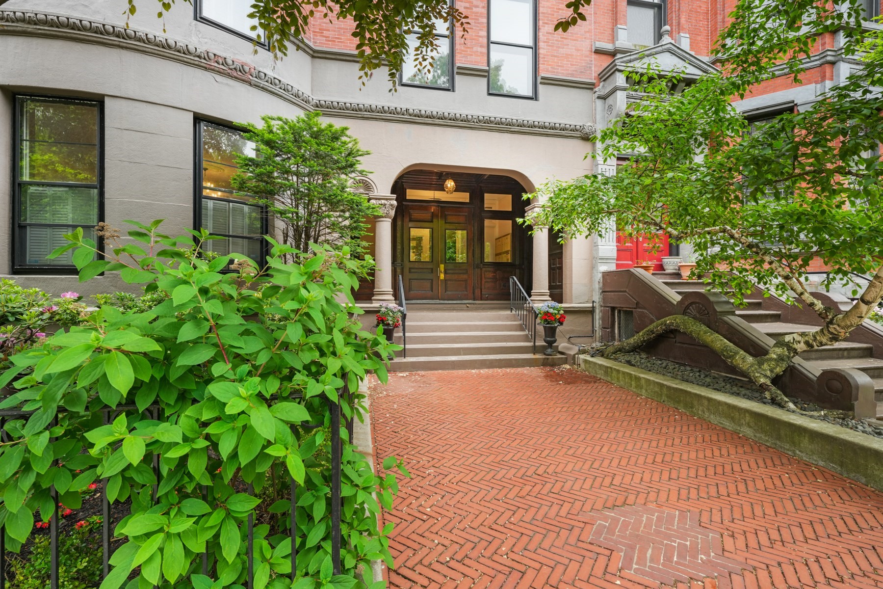 290 Commonwealth Ave # 9