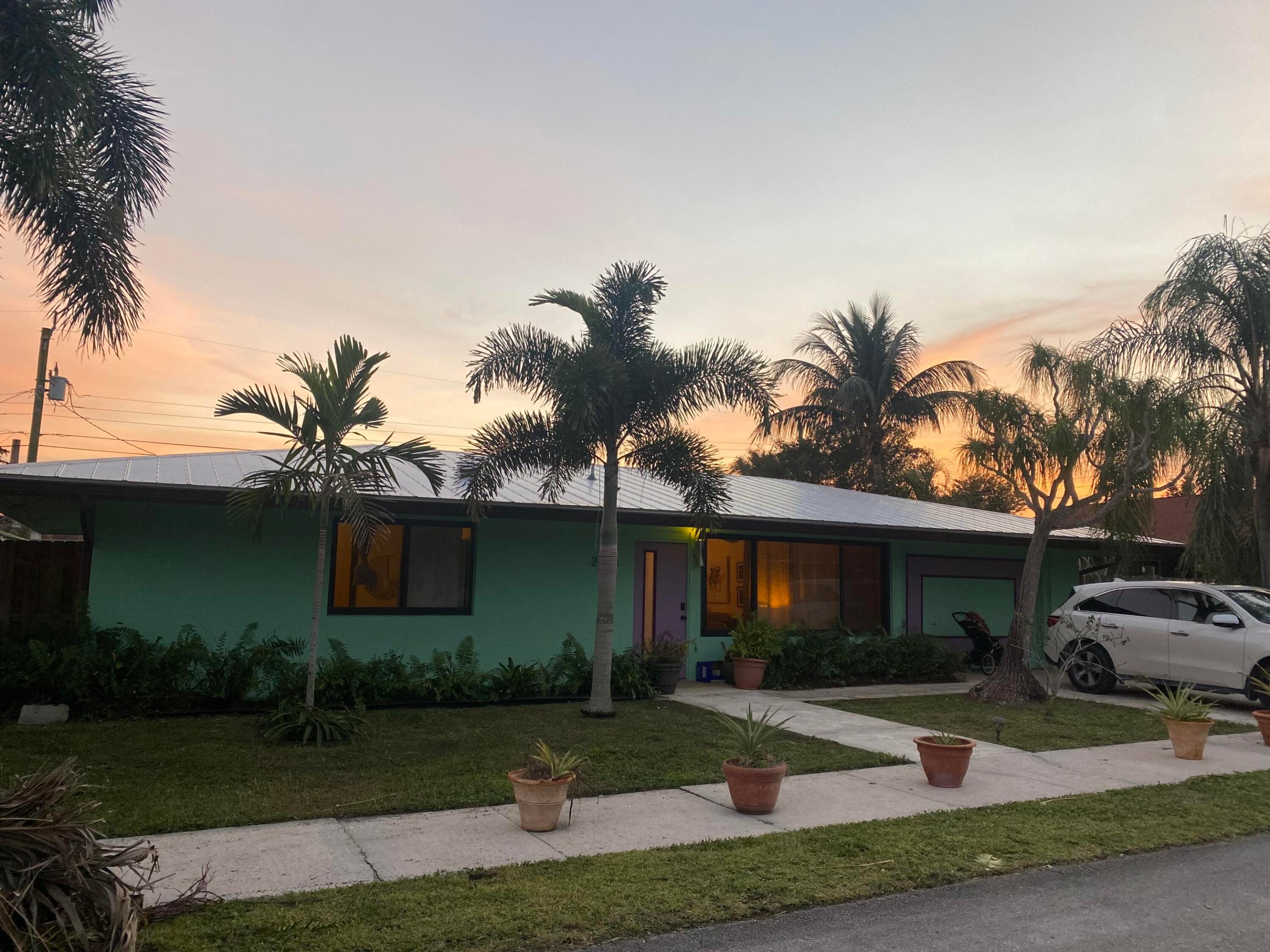 2448 Donna Court