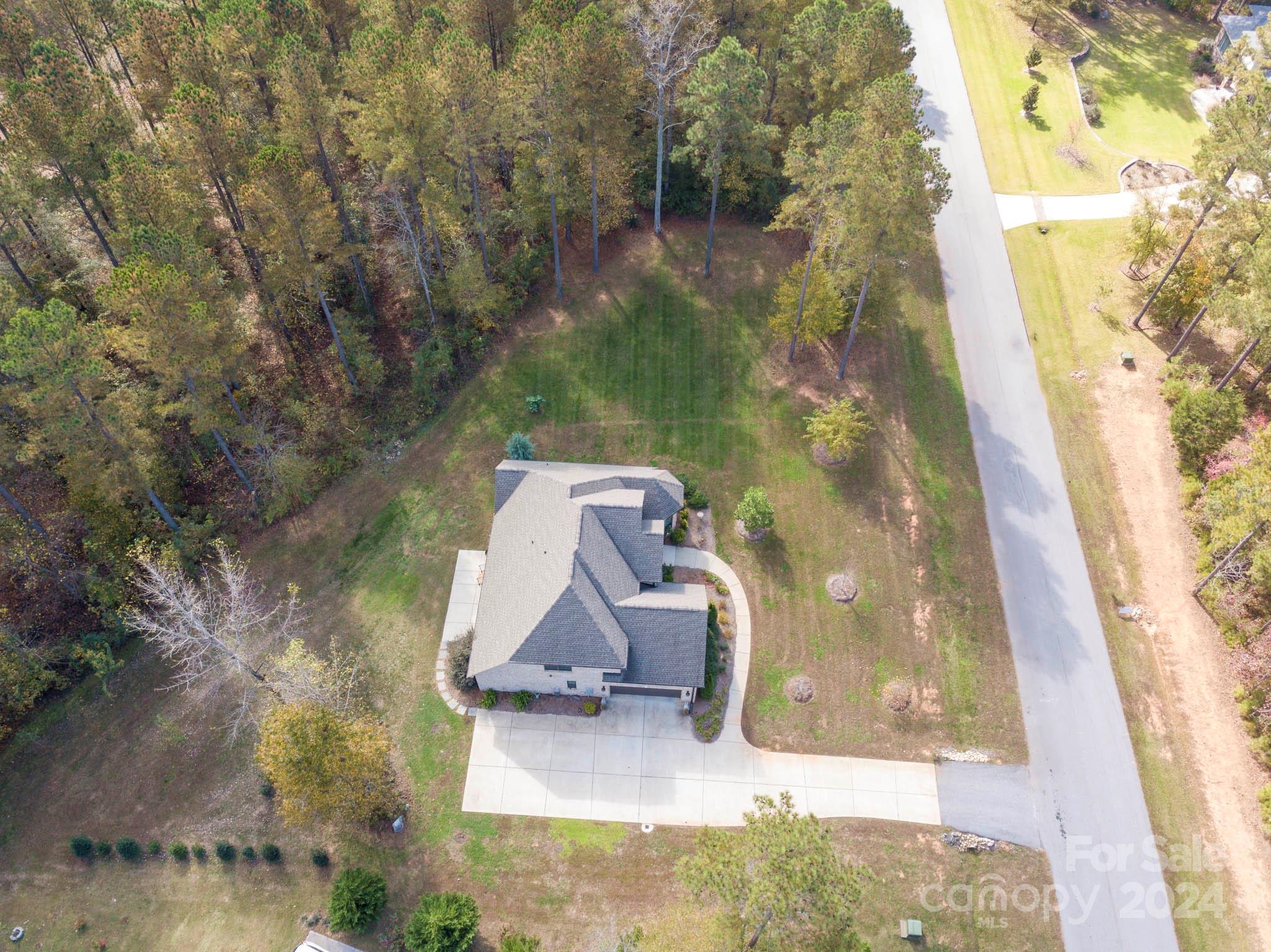 1049 Ledge Wood Lane