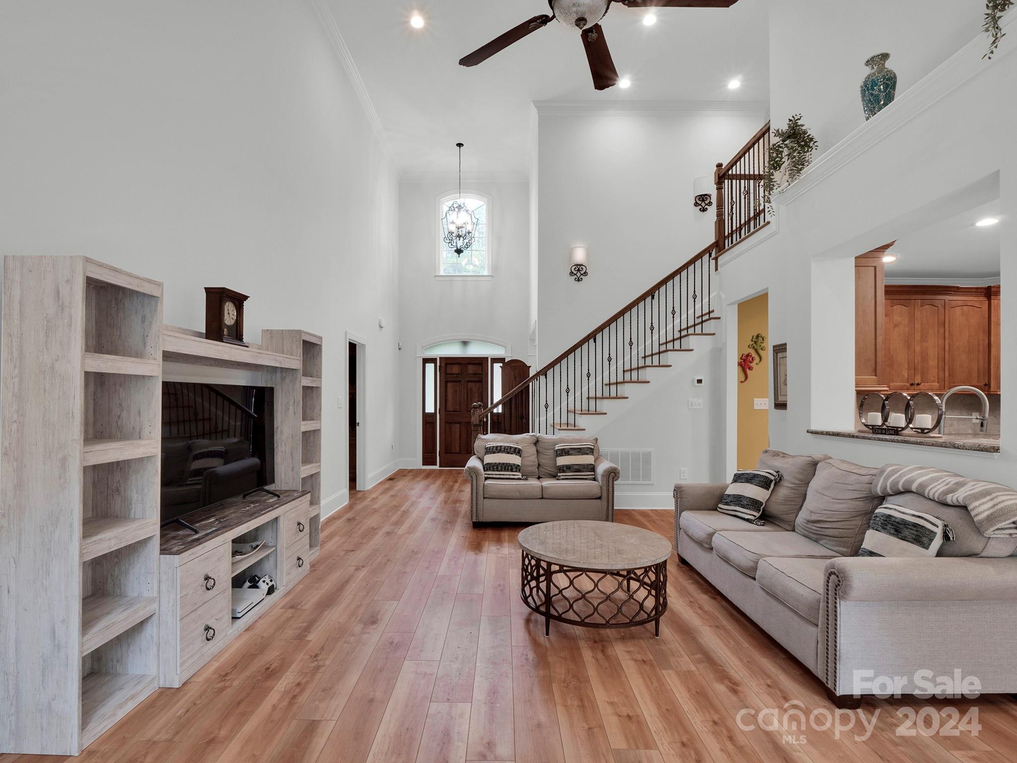 1049 Ledge Wood Lane