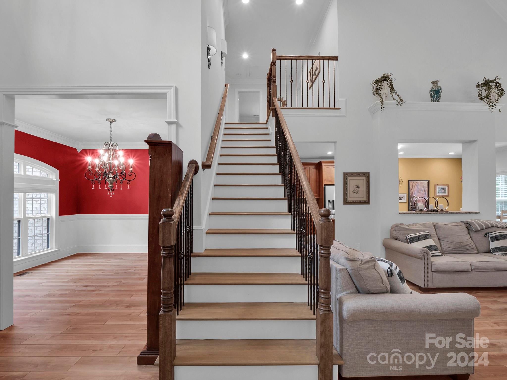 1049 Ledge Wood Lane