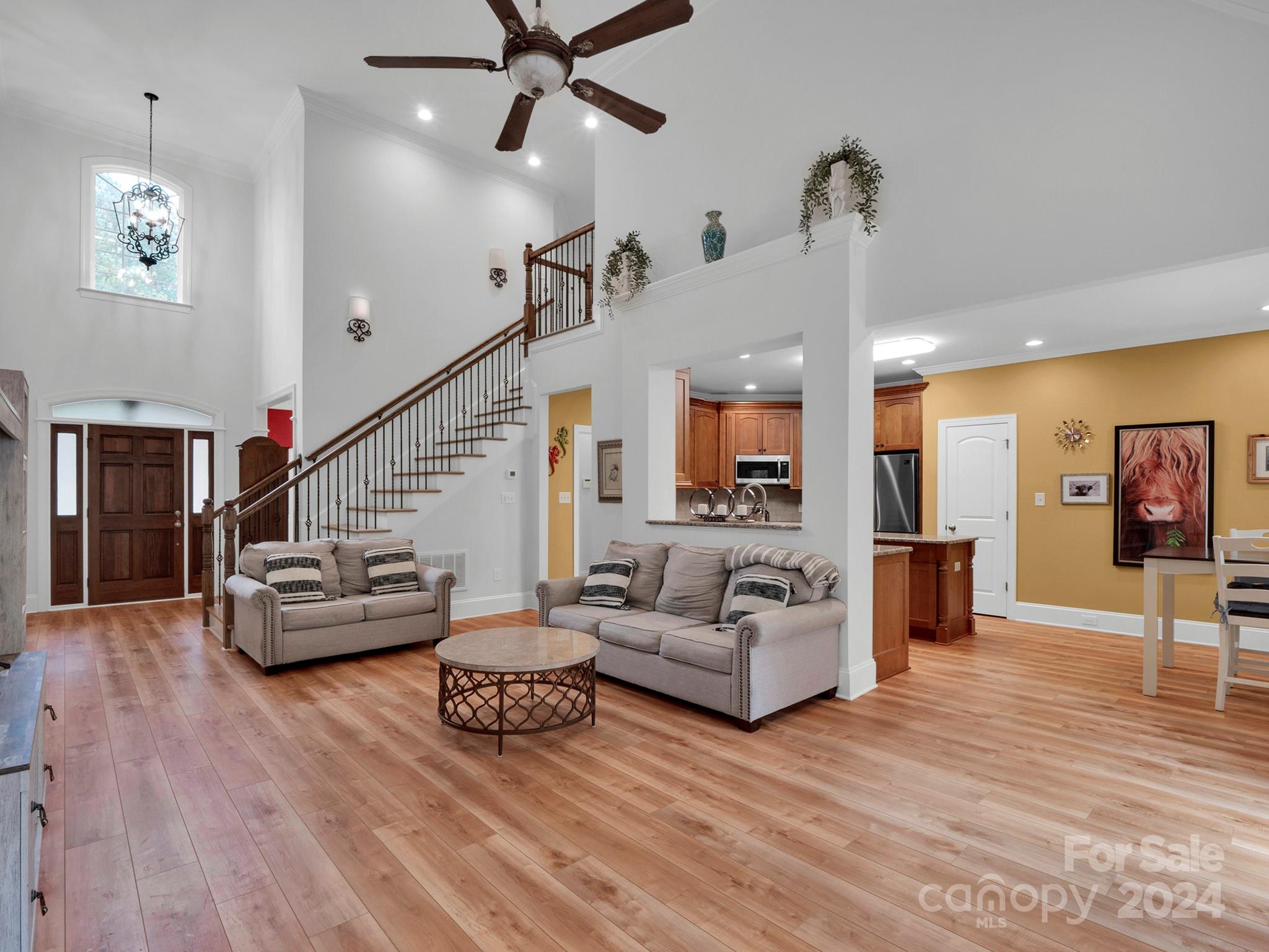 1049 Ledge Wood Lane
