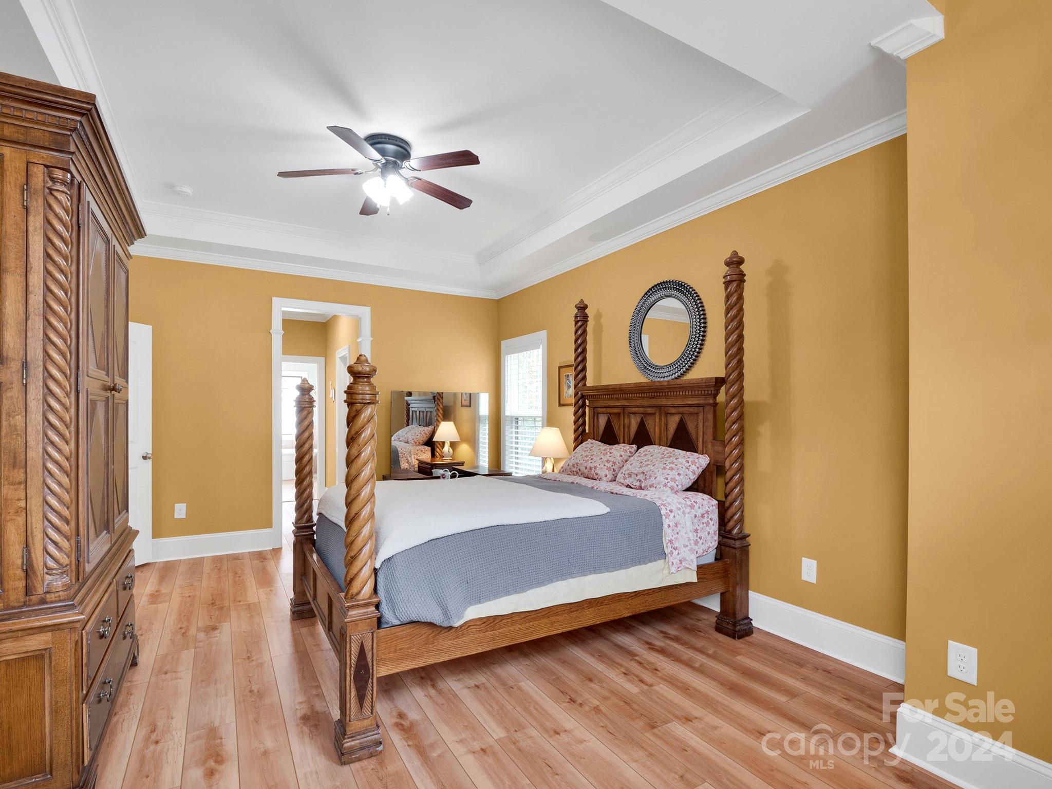 1049 Ledge Wood Lane