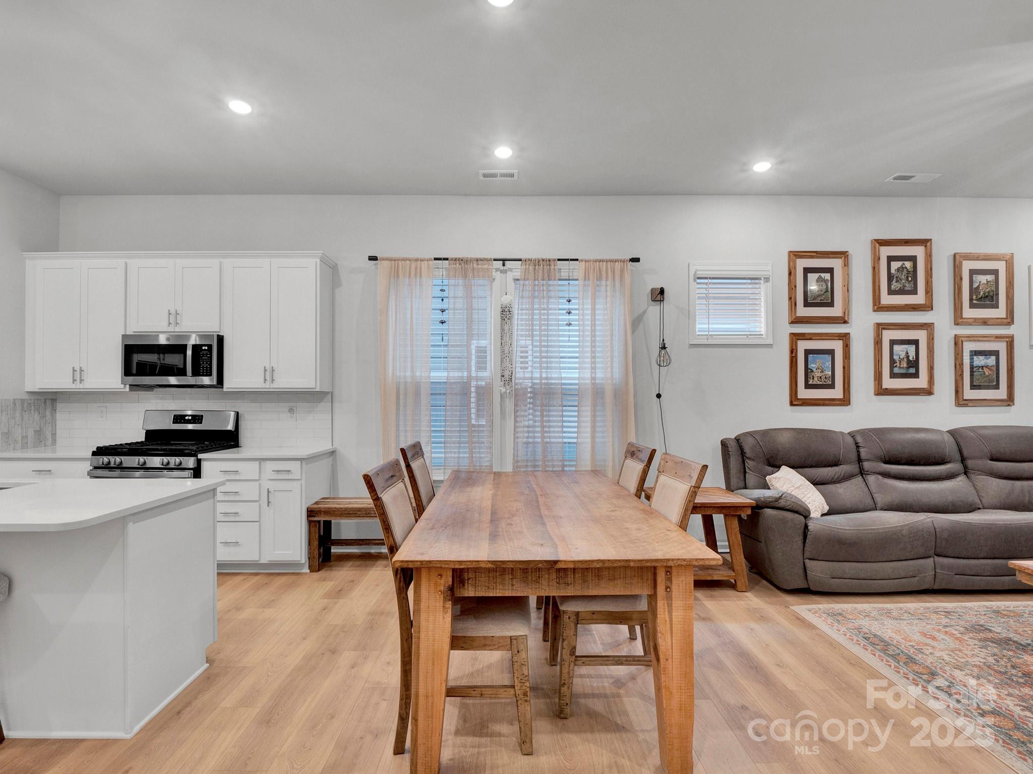 280 Portrait Way
