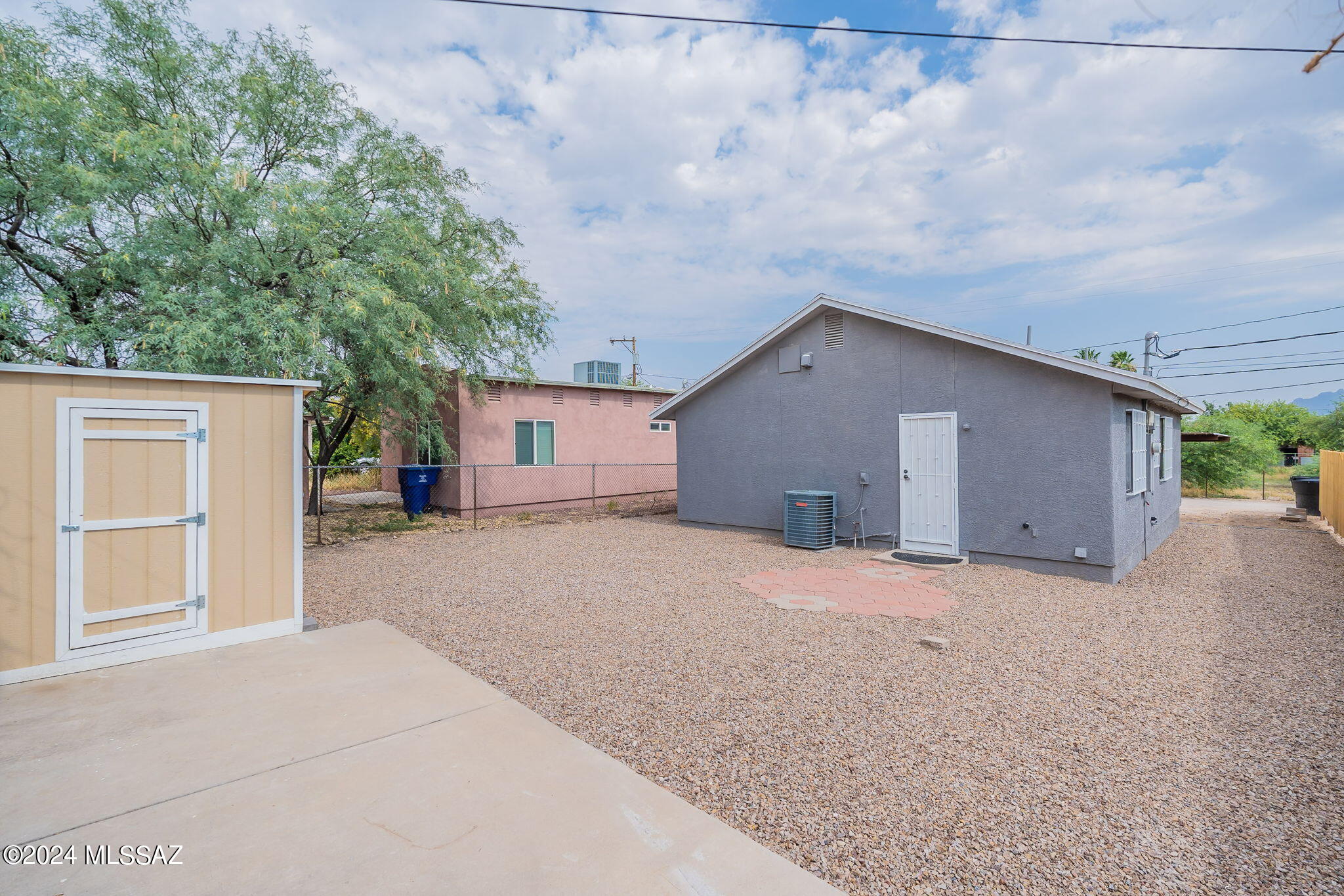1231 E Lee Street