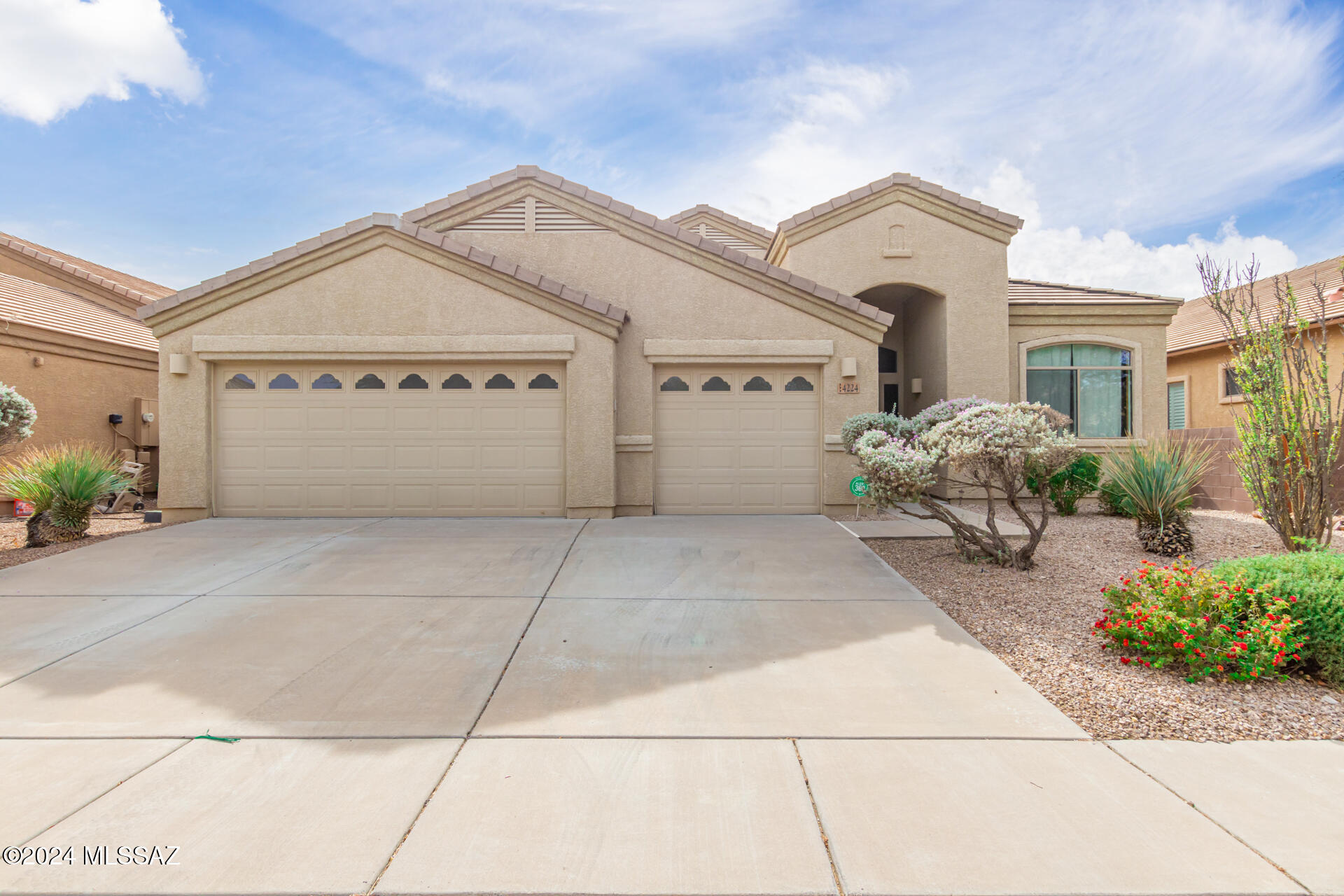 4224 E Lushfield Drive