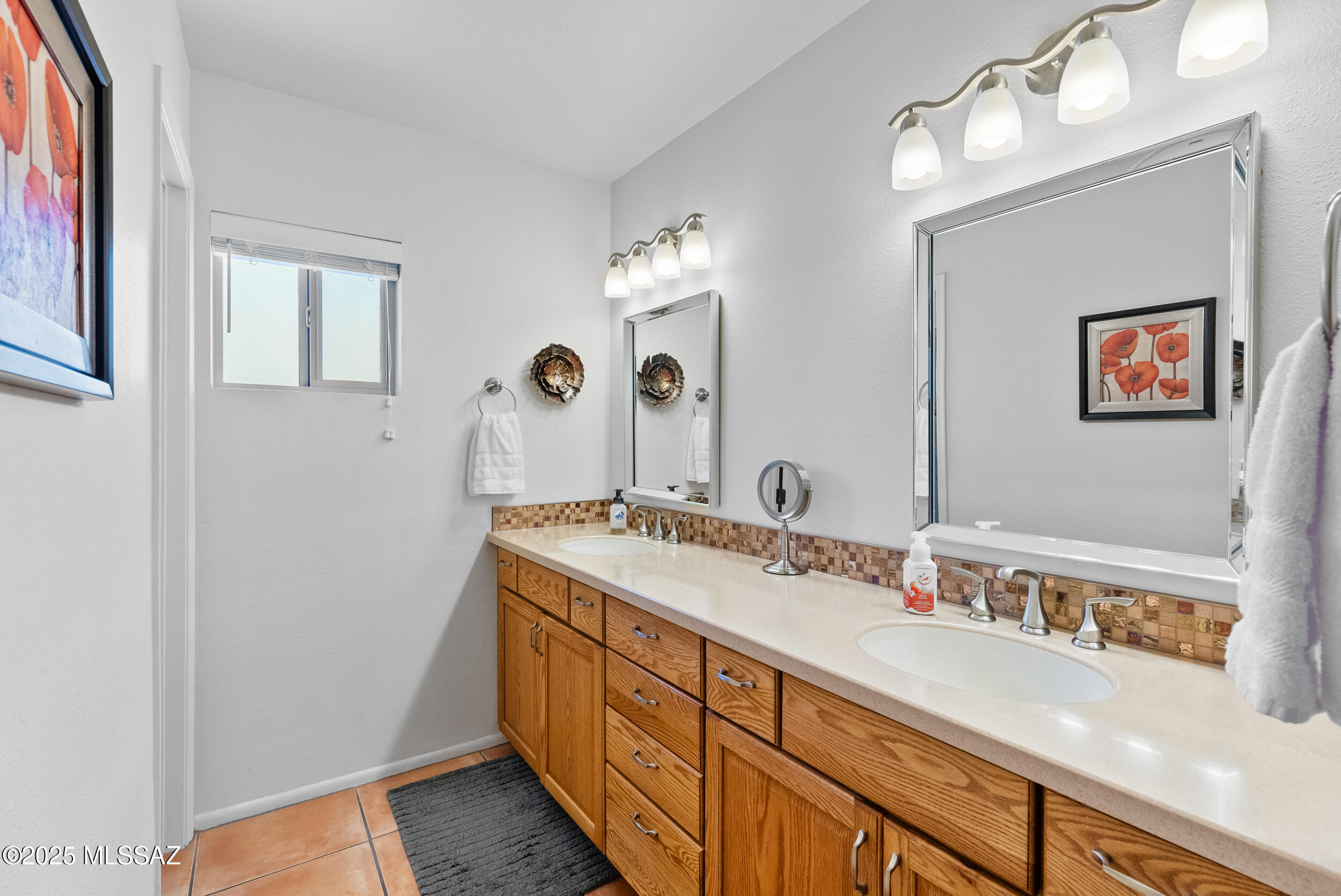 7411 E La Cienega Drive