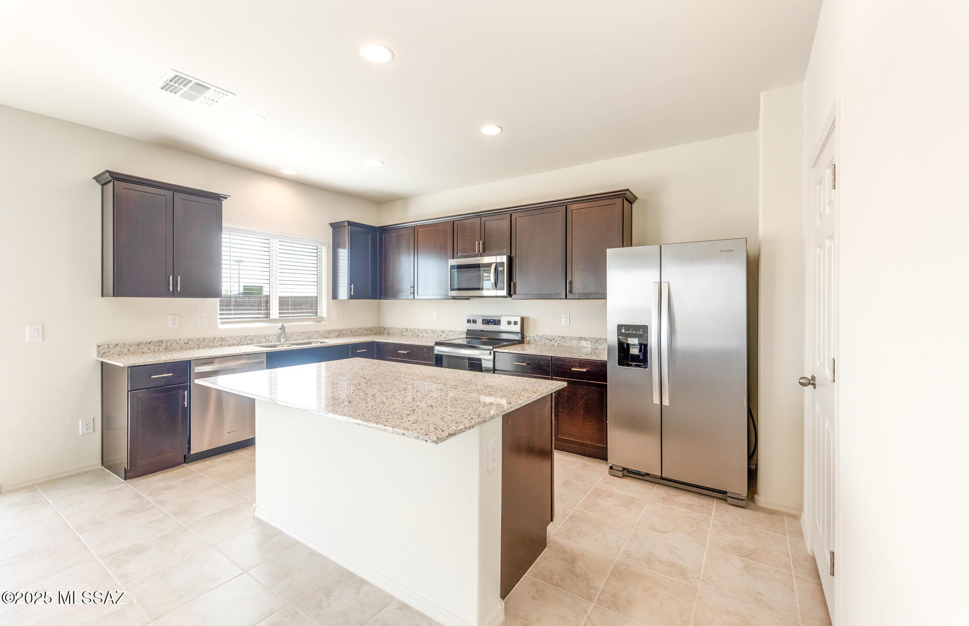 841 W Calle El Teclado