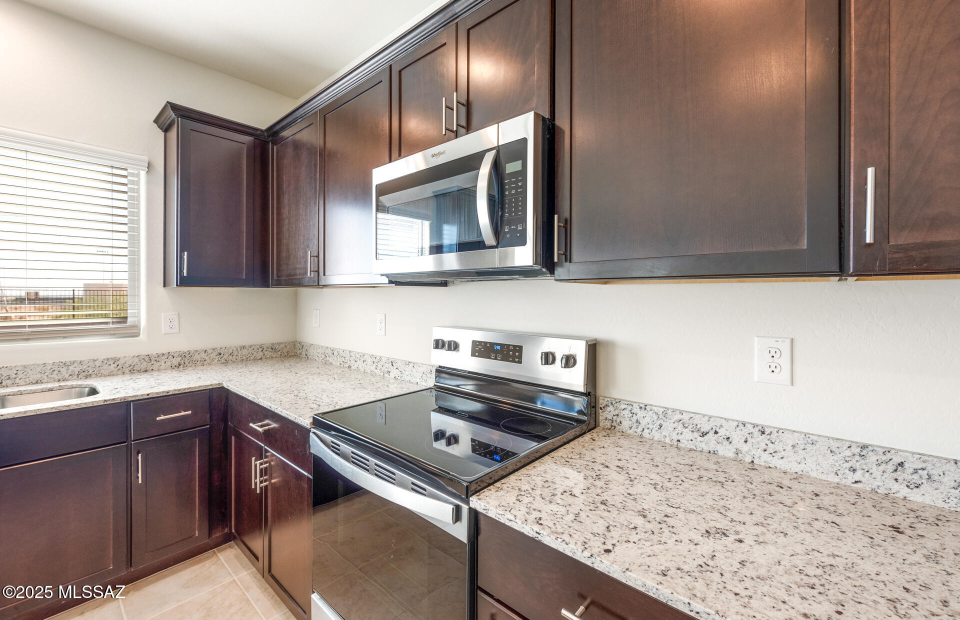 841 W Calle El Teclado