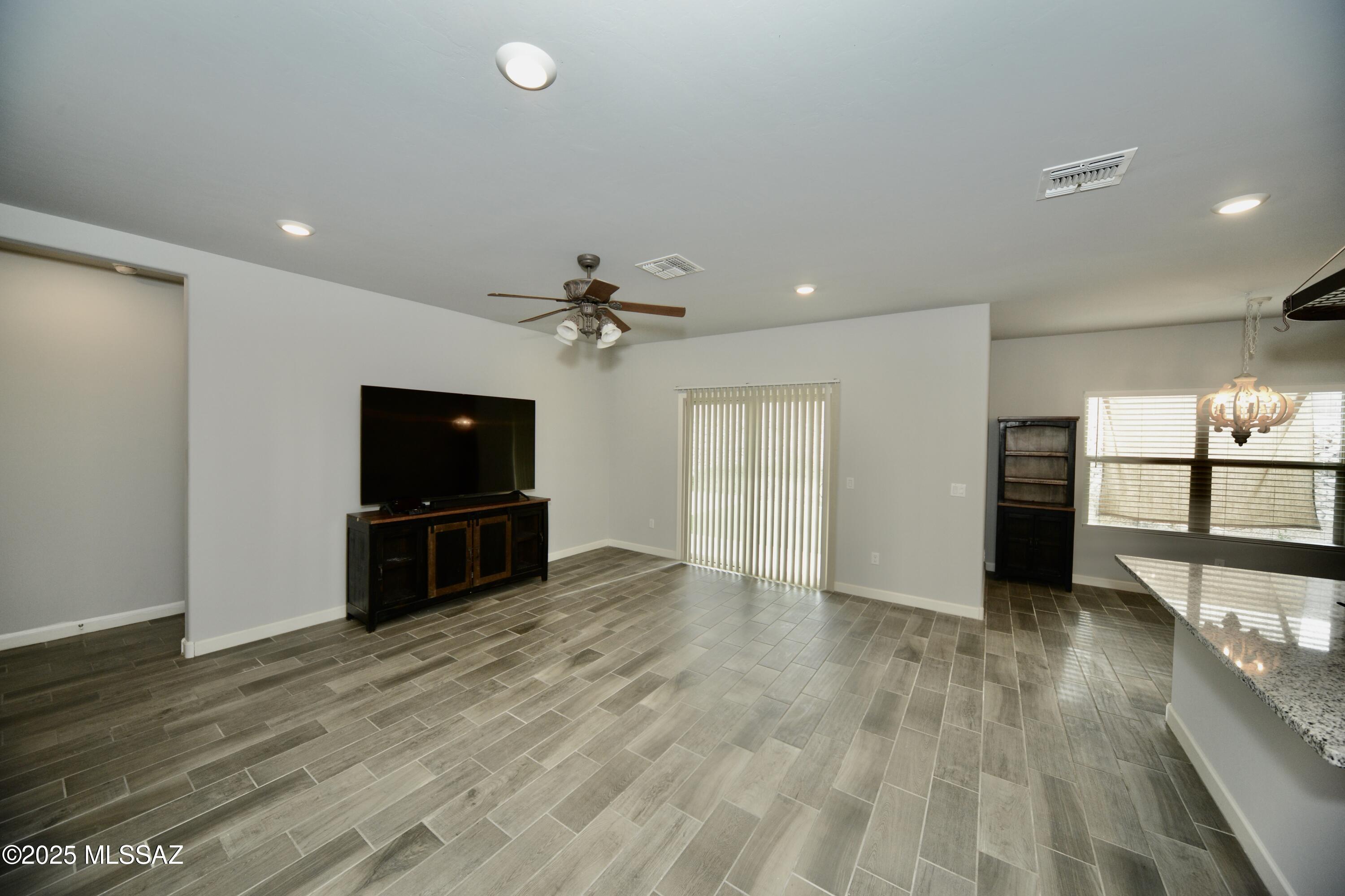 1129 W Valley Meadow Lane