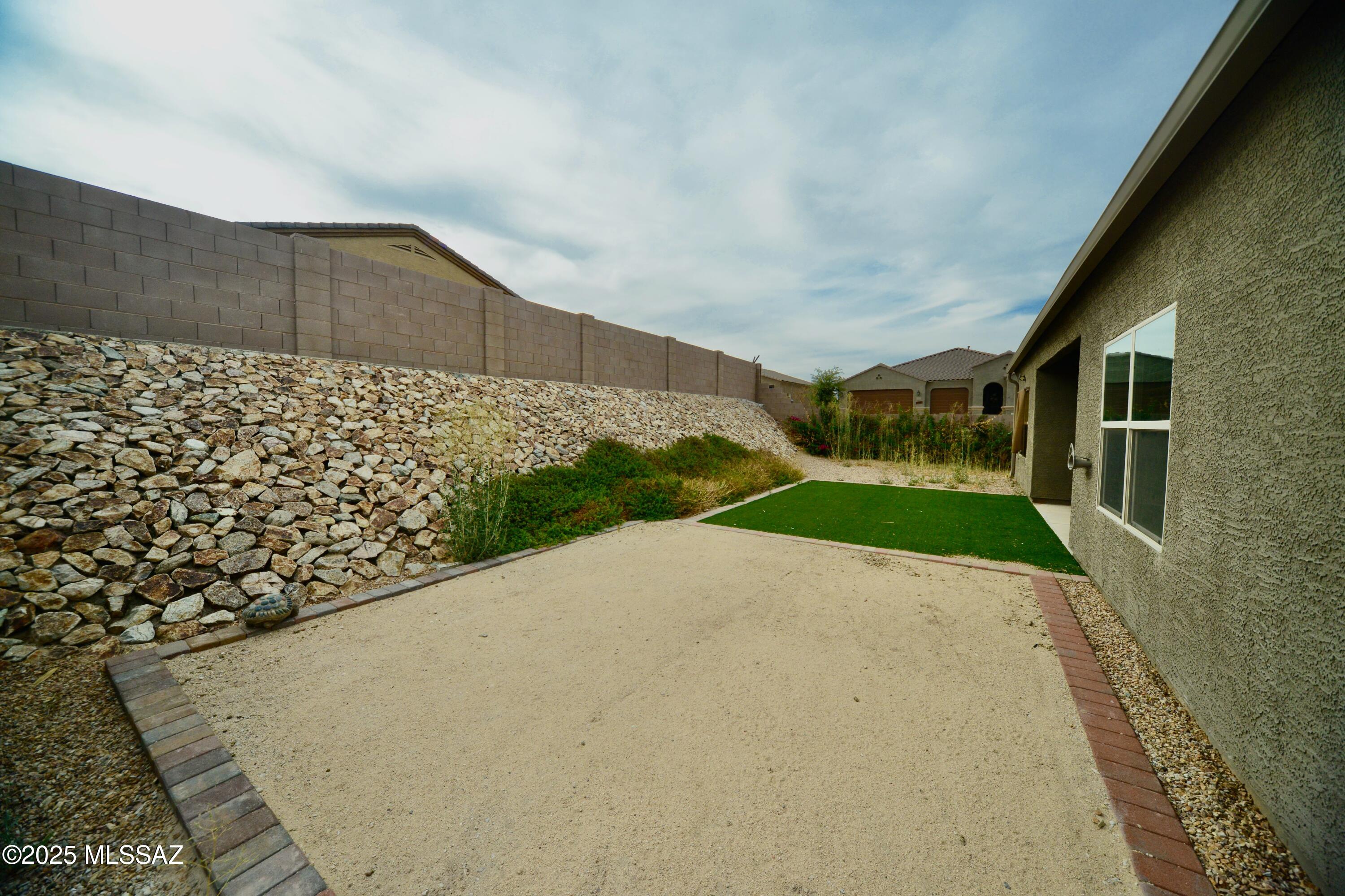 1129 W Valley Meadow Lane