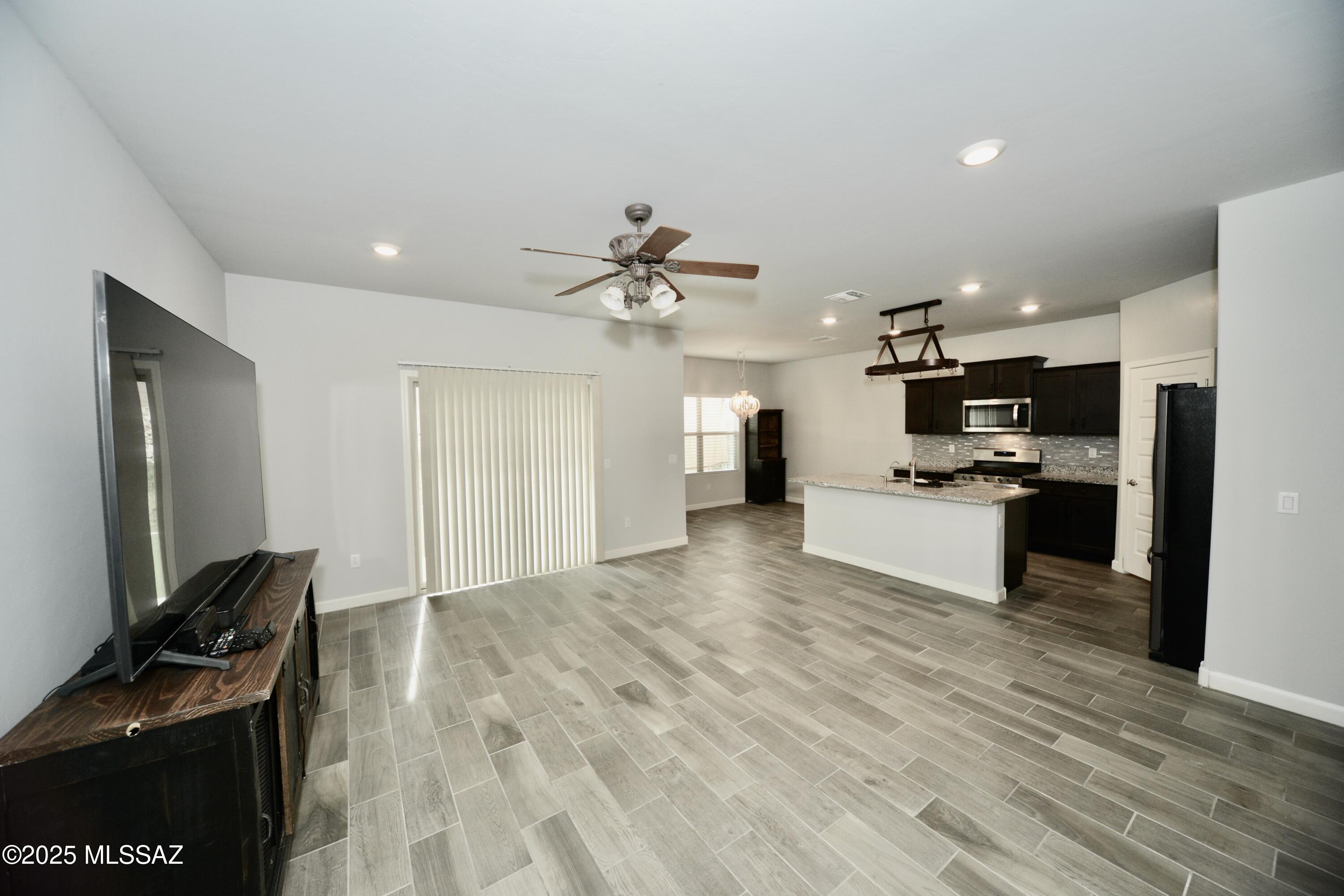 1129 W Valley Meadow Lane
