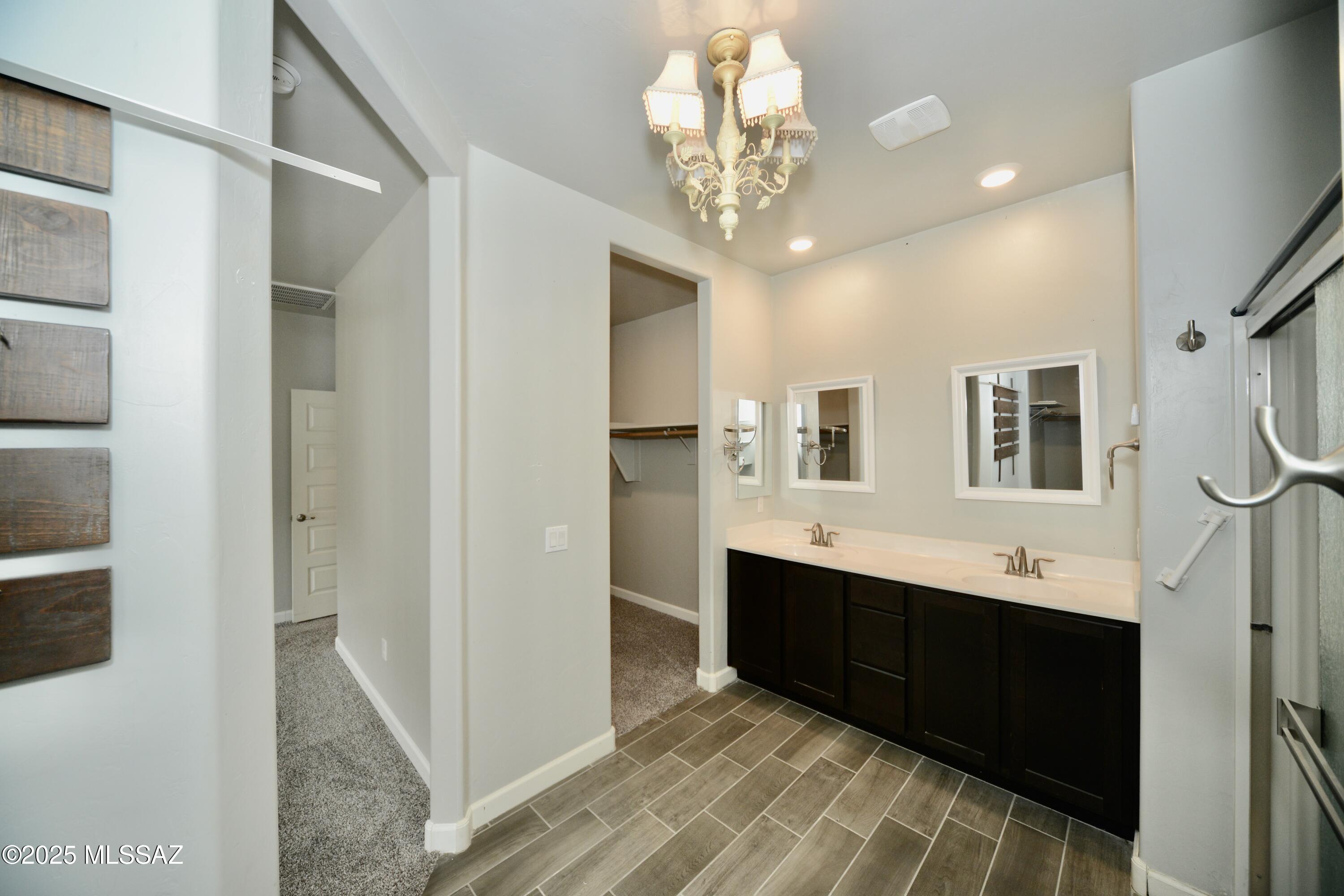 1129 W Valley Meadow Lane