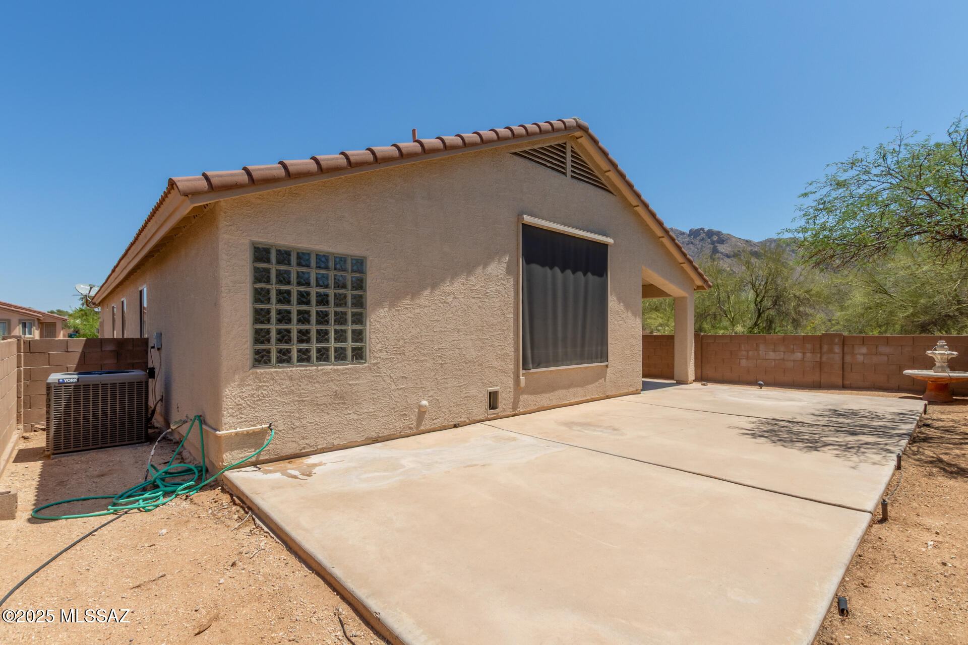 525 W Faith Dawn Court