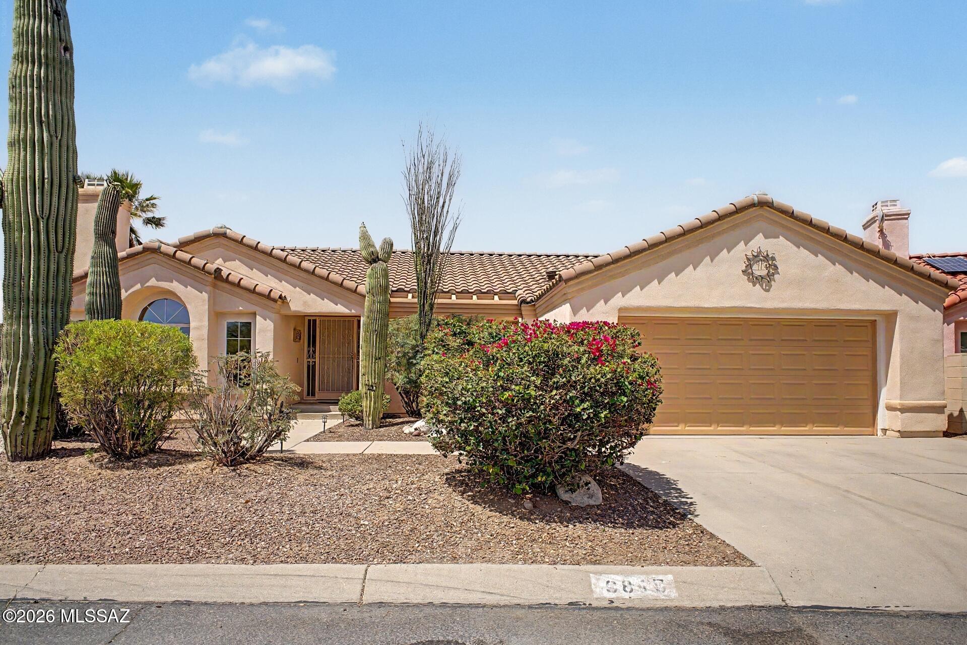 9815 N High Meadow Trail