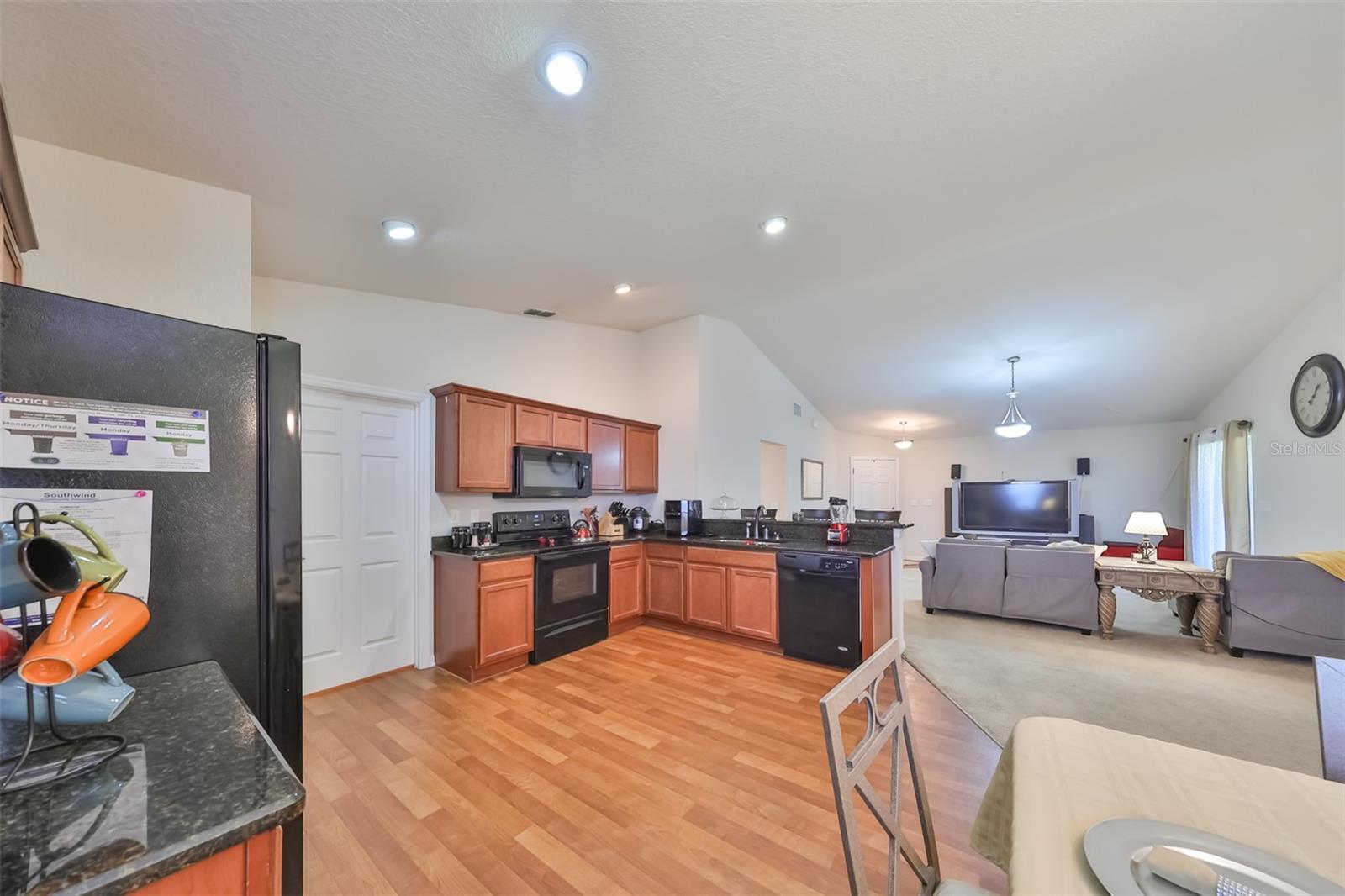 11330 SOUTHWIND LAKE DR