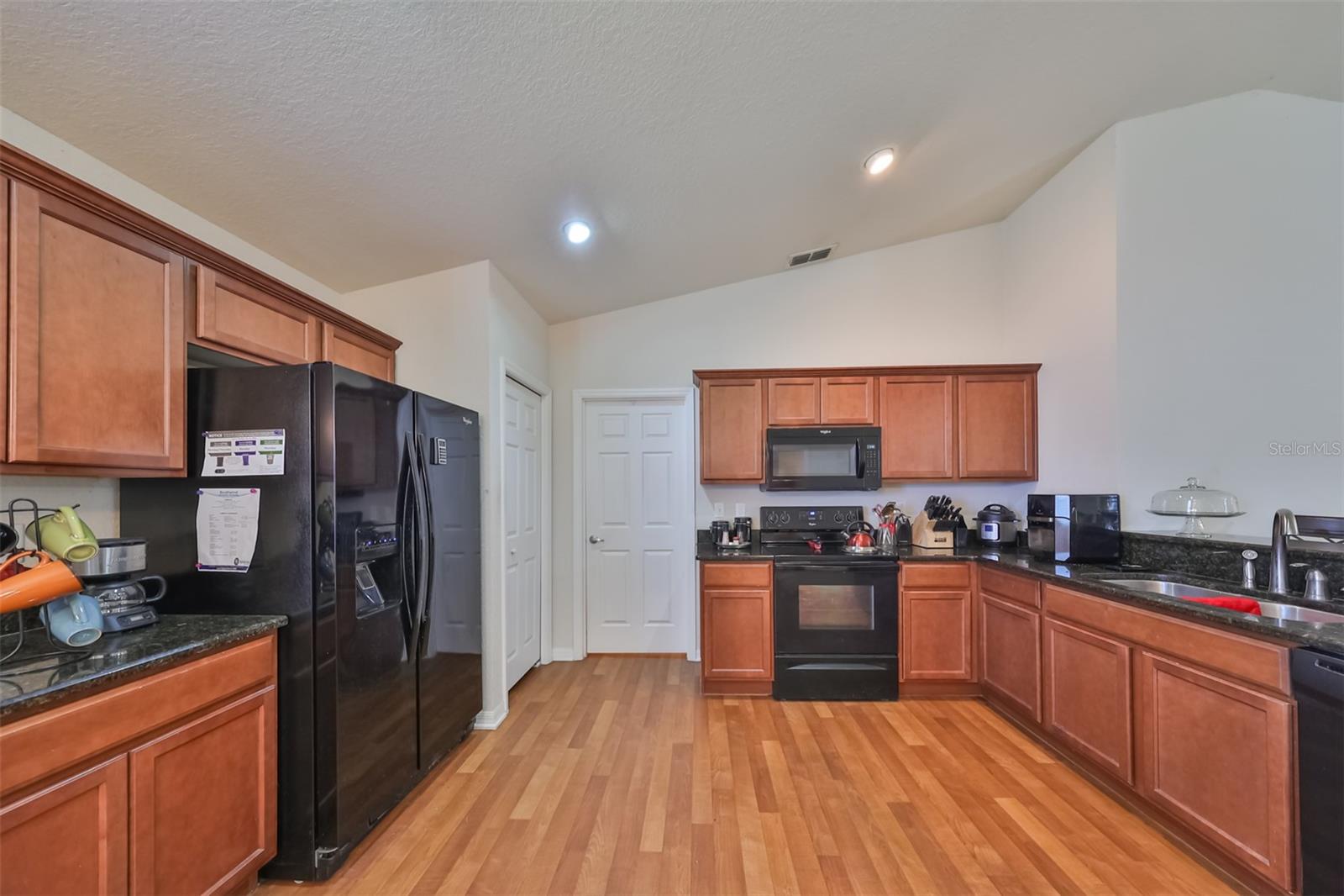 11330 SOUTHWIND LAKE DR