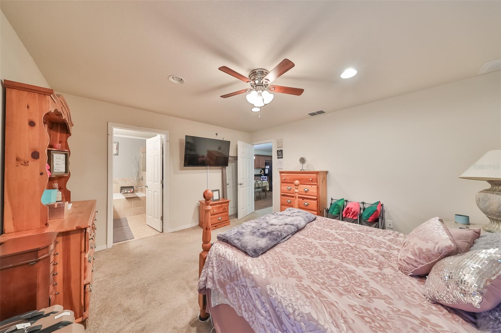 11330 SOUTHWIND LAKE DR