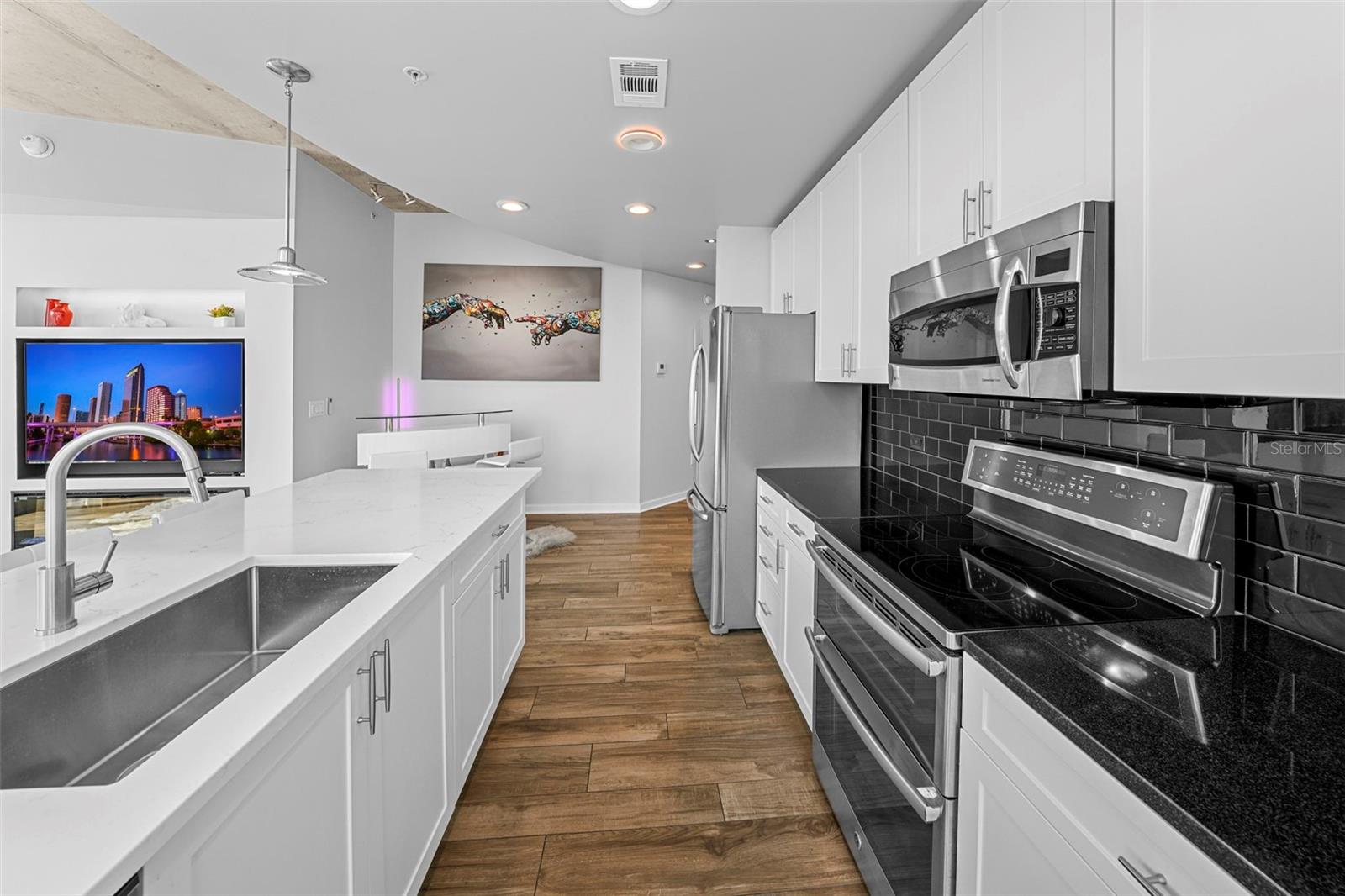 777 N ASHLEY DR #1802