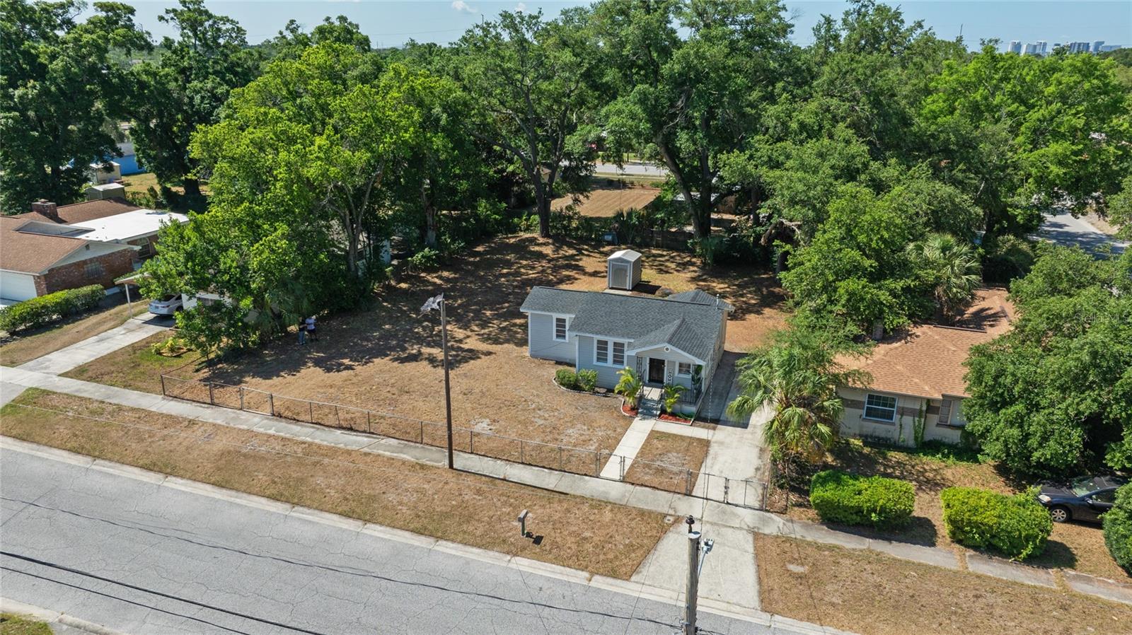 1603 E 33RD AVE