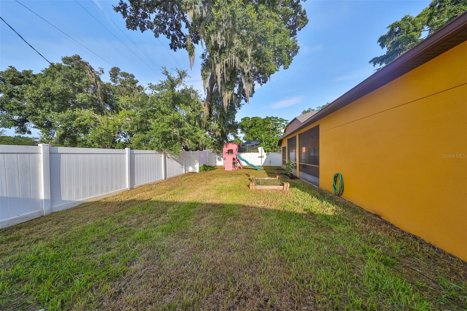 1933 ABBEY RIDGE DR