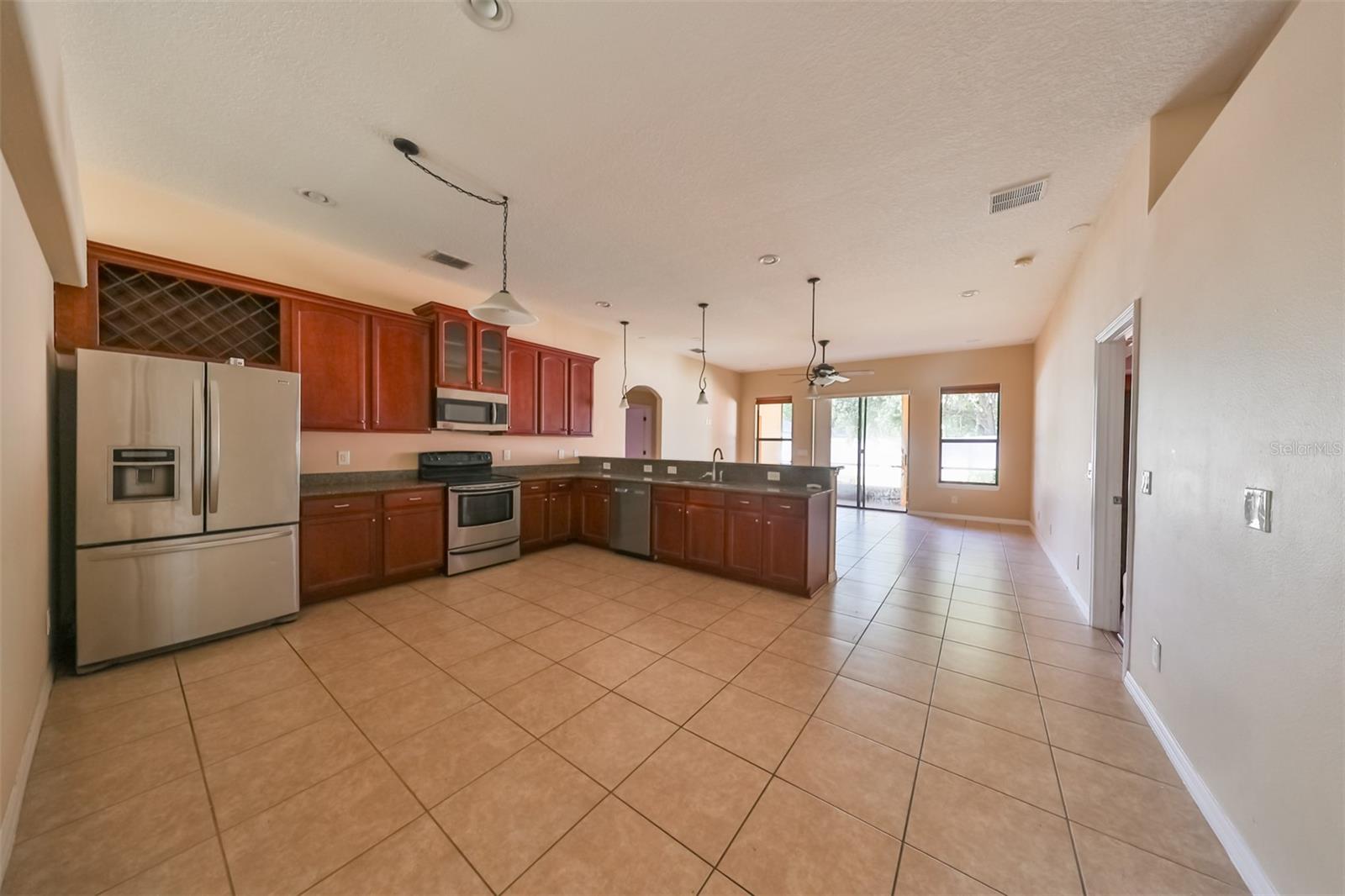 1933 ABBEY RIDGE DR