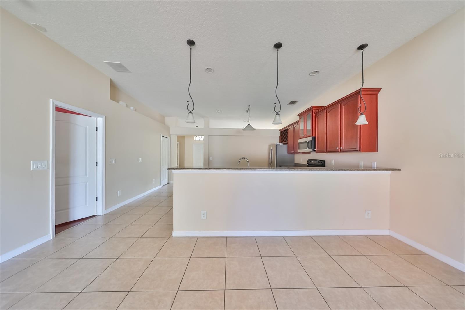 1933 ABBEY RIDGE DR