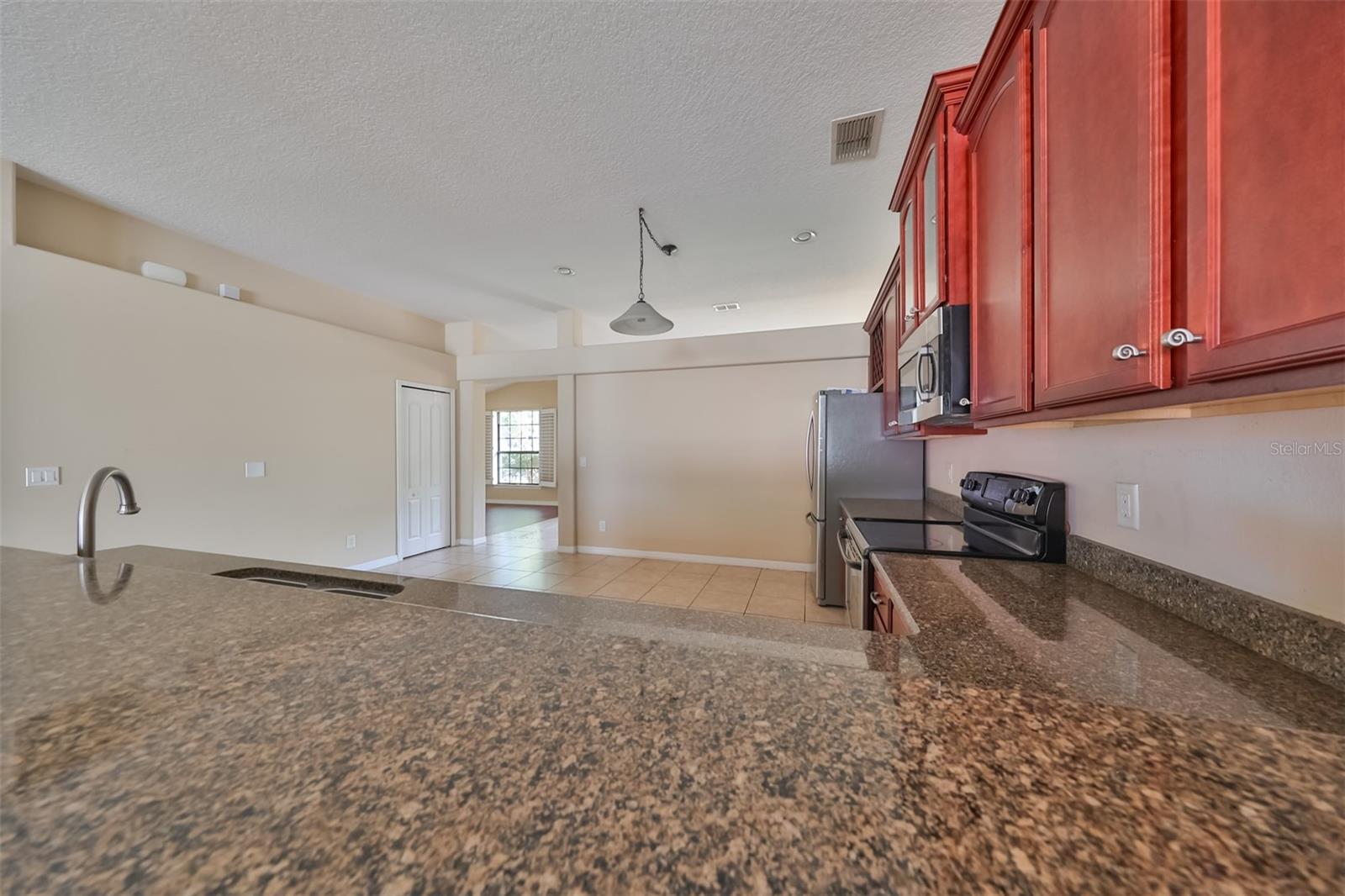 1933 ABBEY RIDGE DR