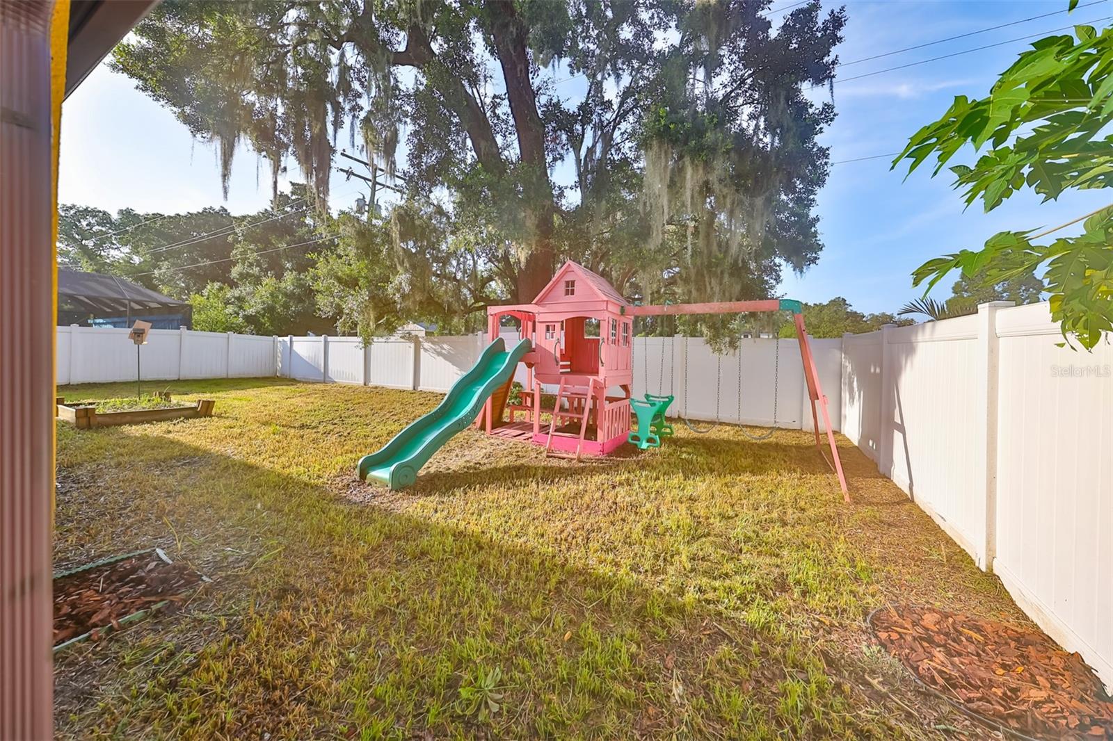 1933 ABBEY RIDGE DR