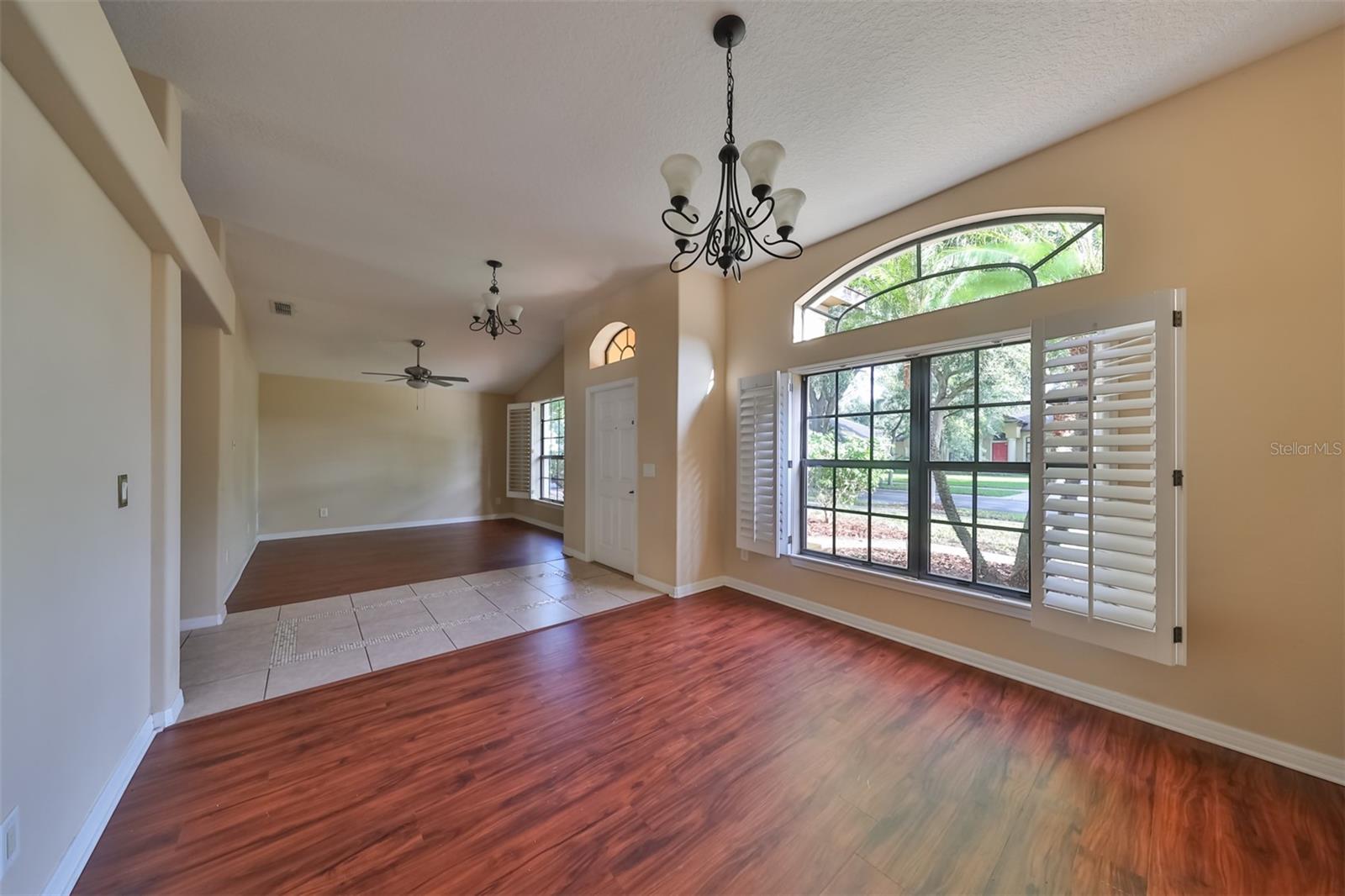 1933 ABBEY RIDGE DR
