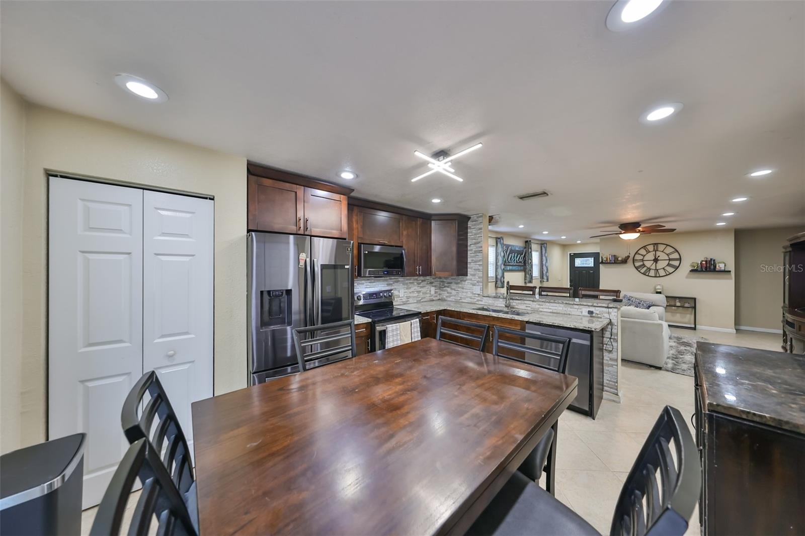 1607 E LOUISIANA AVE