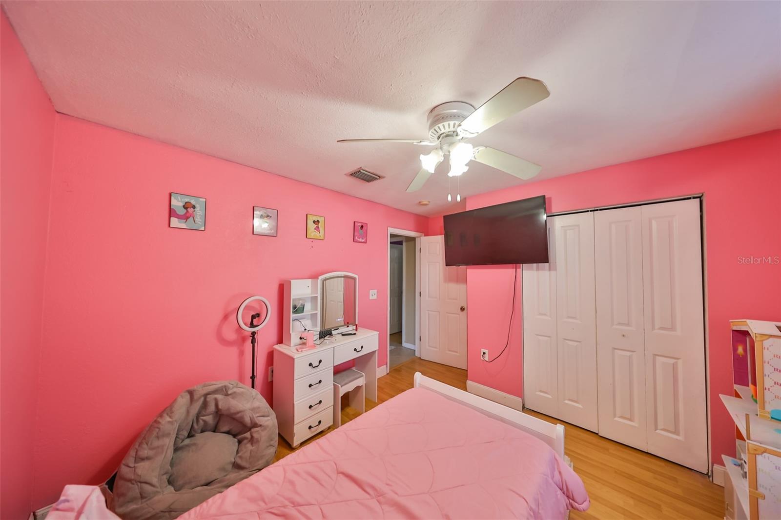 1607 E LOUISIANA AVE