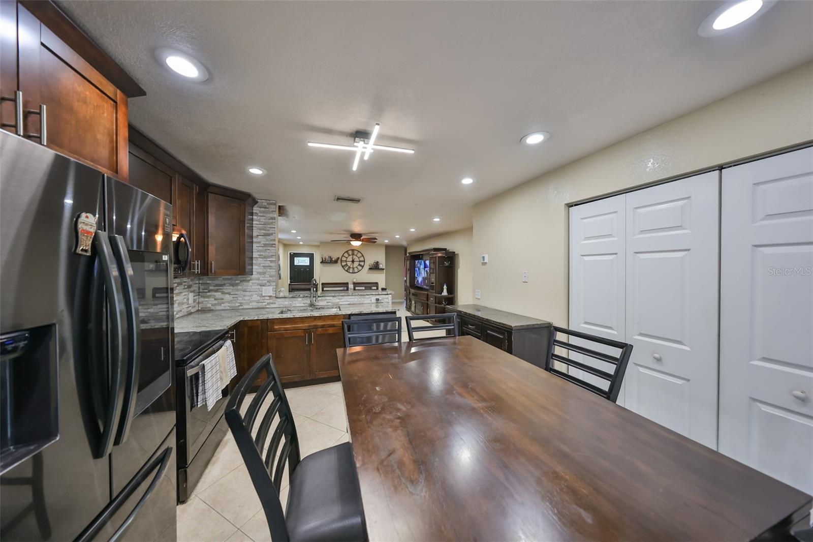 1607 E LOUISIANA AVE