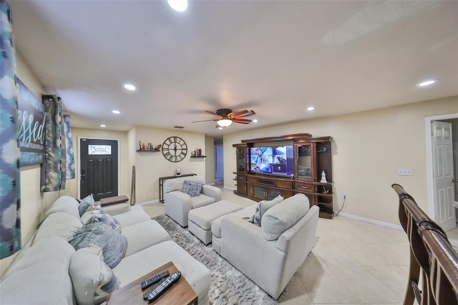 1607 E LOUISIANA AVE