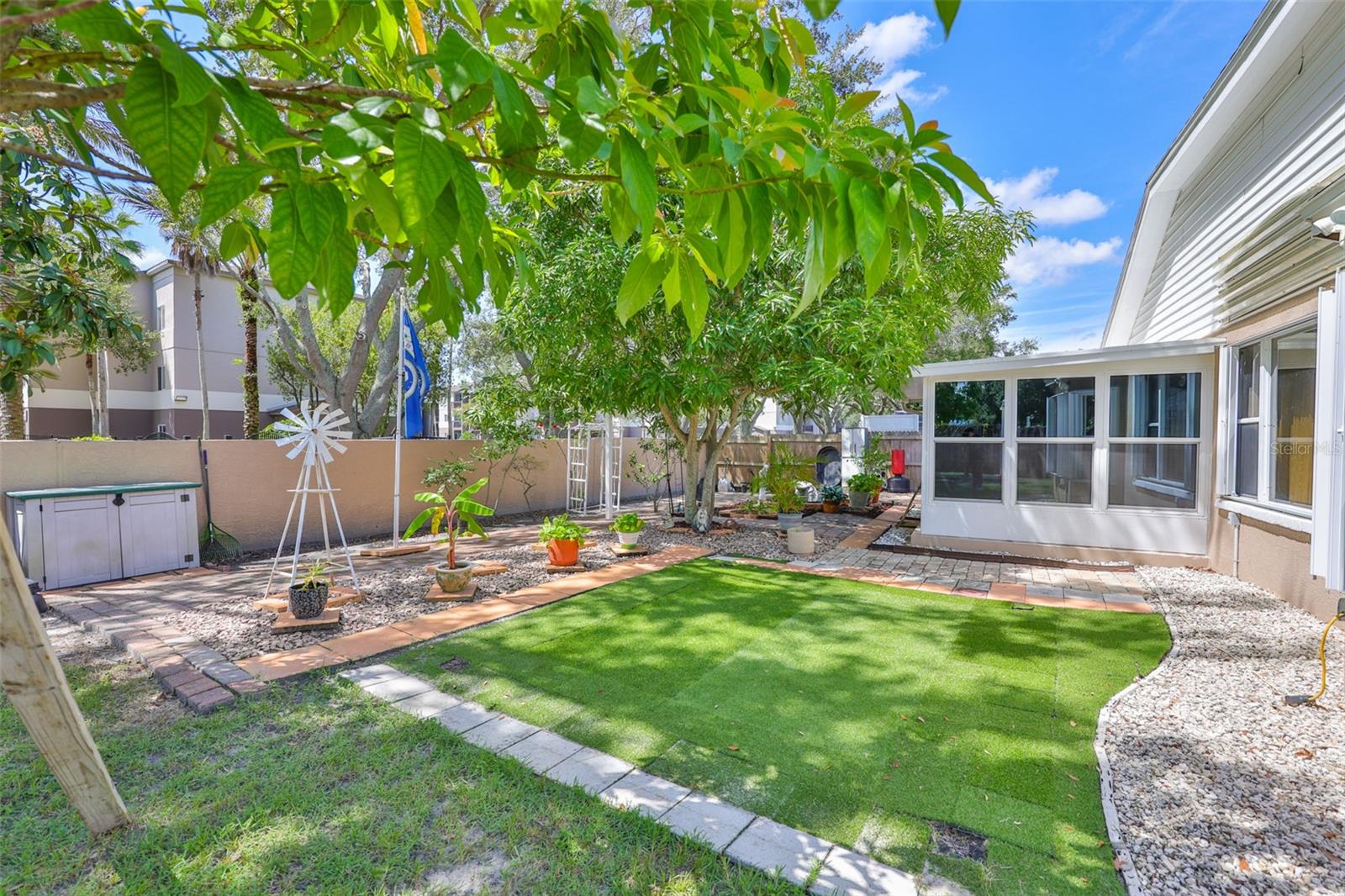 8916 SOUTHBAY DR
