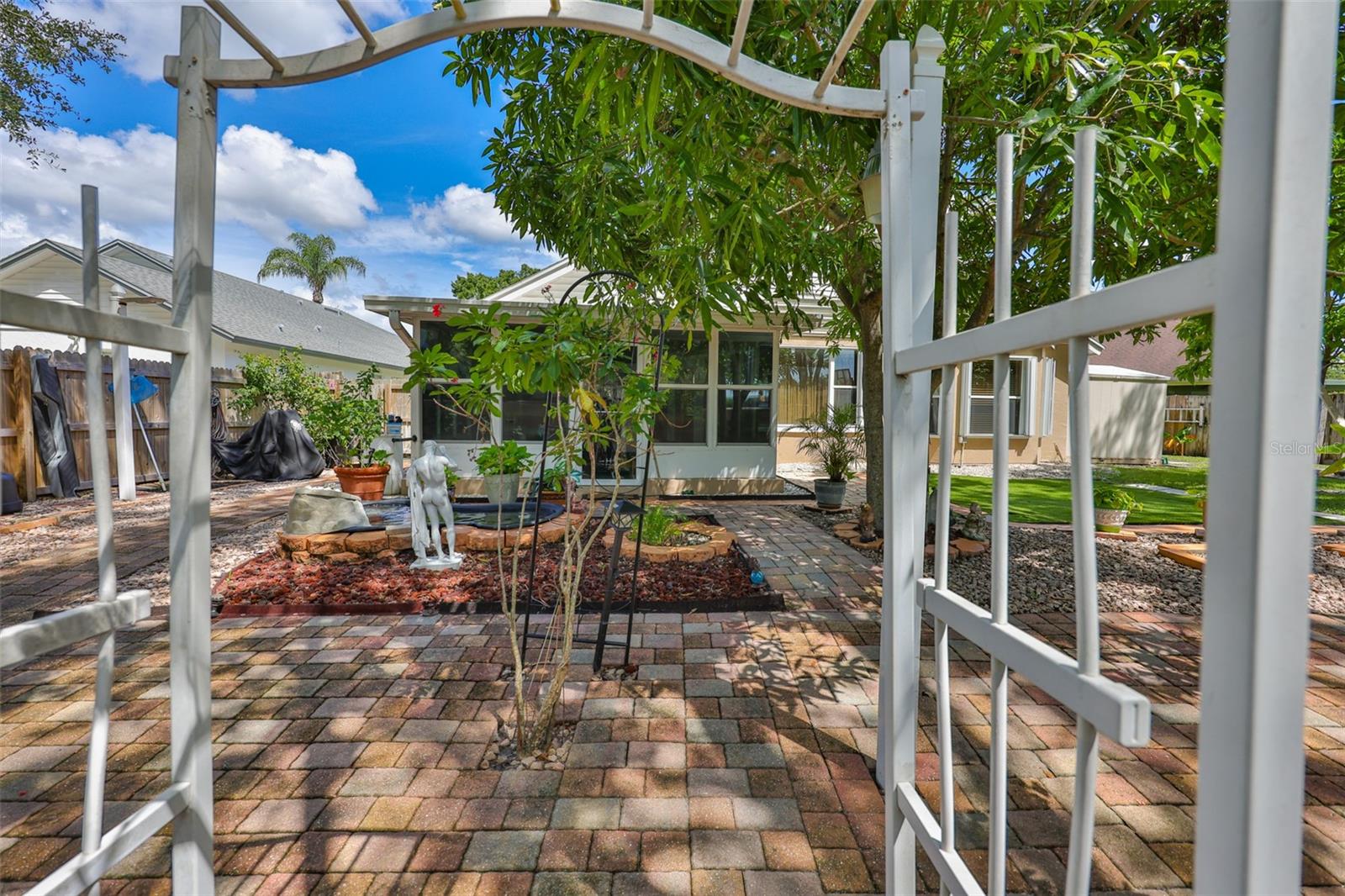 8916 SOUTHBAY DR