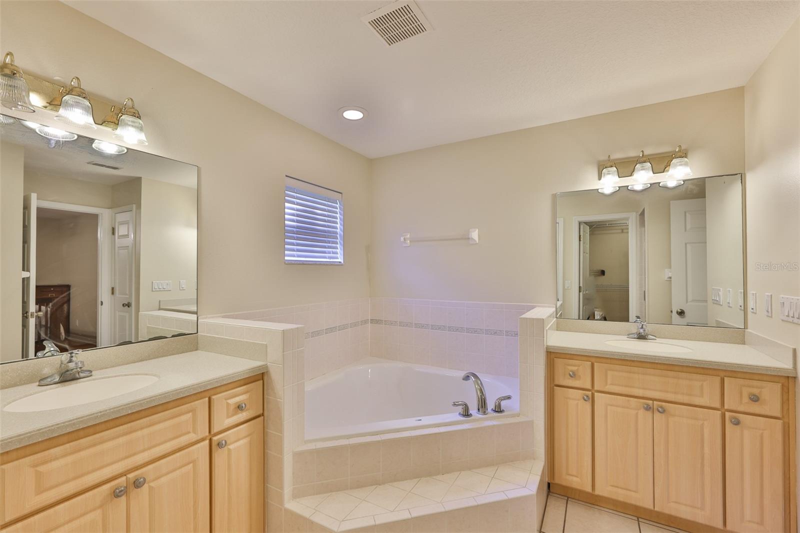 10239 DUSTY HILL LOOP