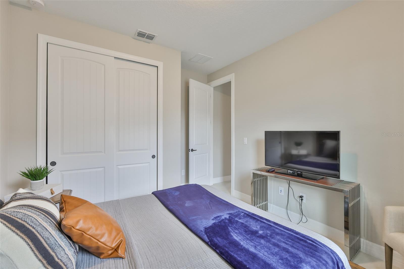 9497 IBIS GROVE BLVD